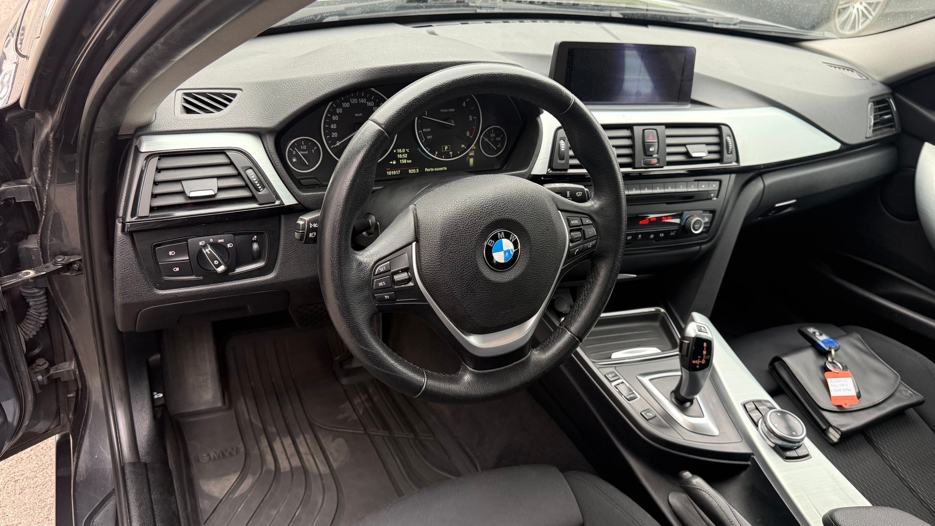 BMW 318d Touring Steptronic-image-15