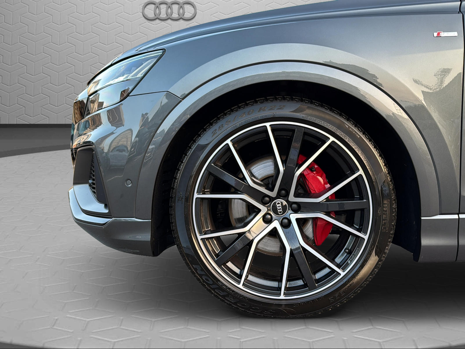 AUDI Q8 55 TFSI Black Edition quattro tiptronic-image-8