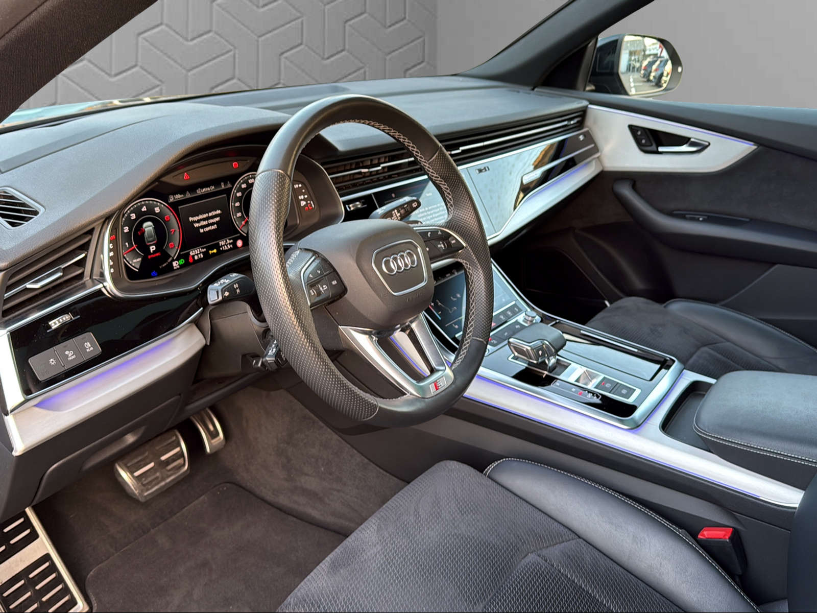 AUDI Q8 55 TFSI Black Edition quattro tiptronic-image-11