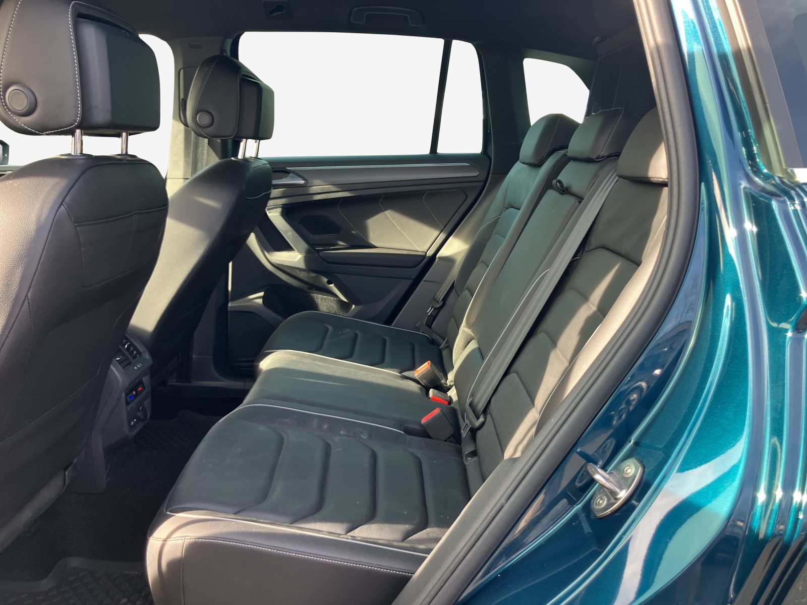 VW Tiguan 2.0TSI R-Line 4Motion DSG-image-11