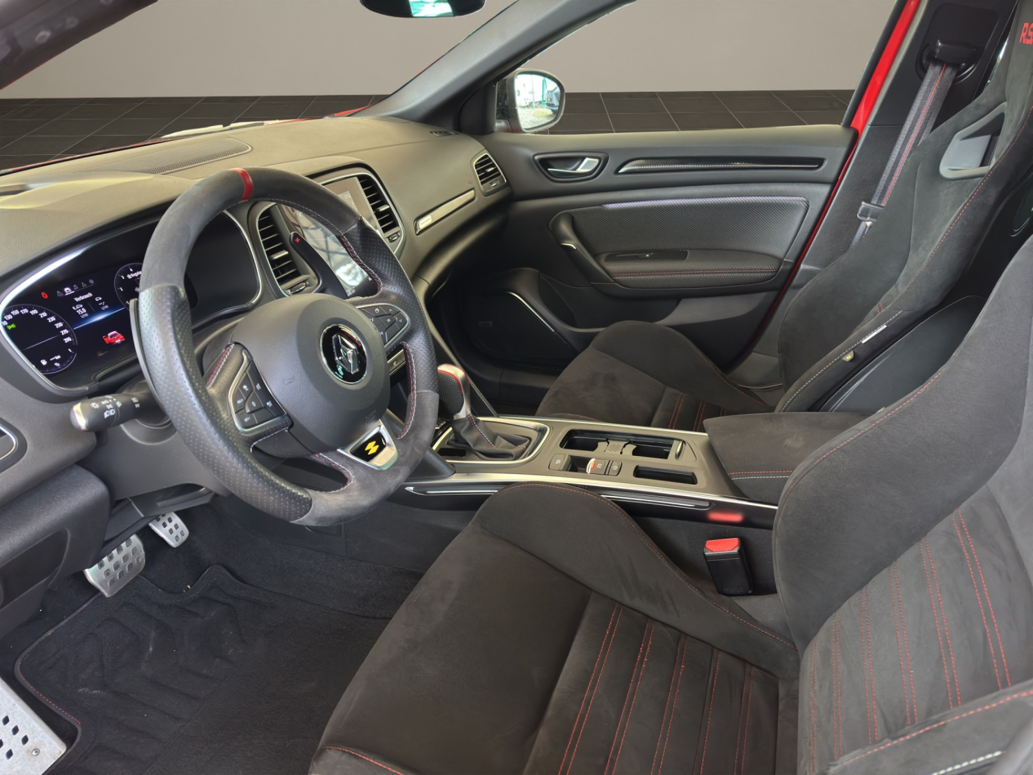 RENAULT Mégane Sport 1.8 T Trophy EDC-image-8
