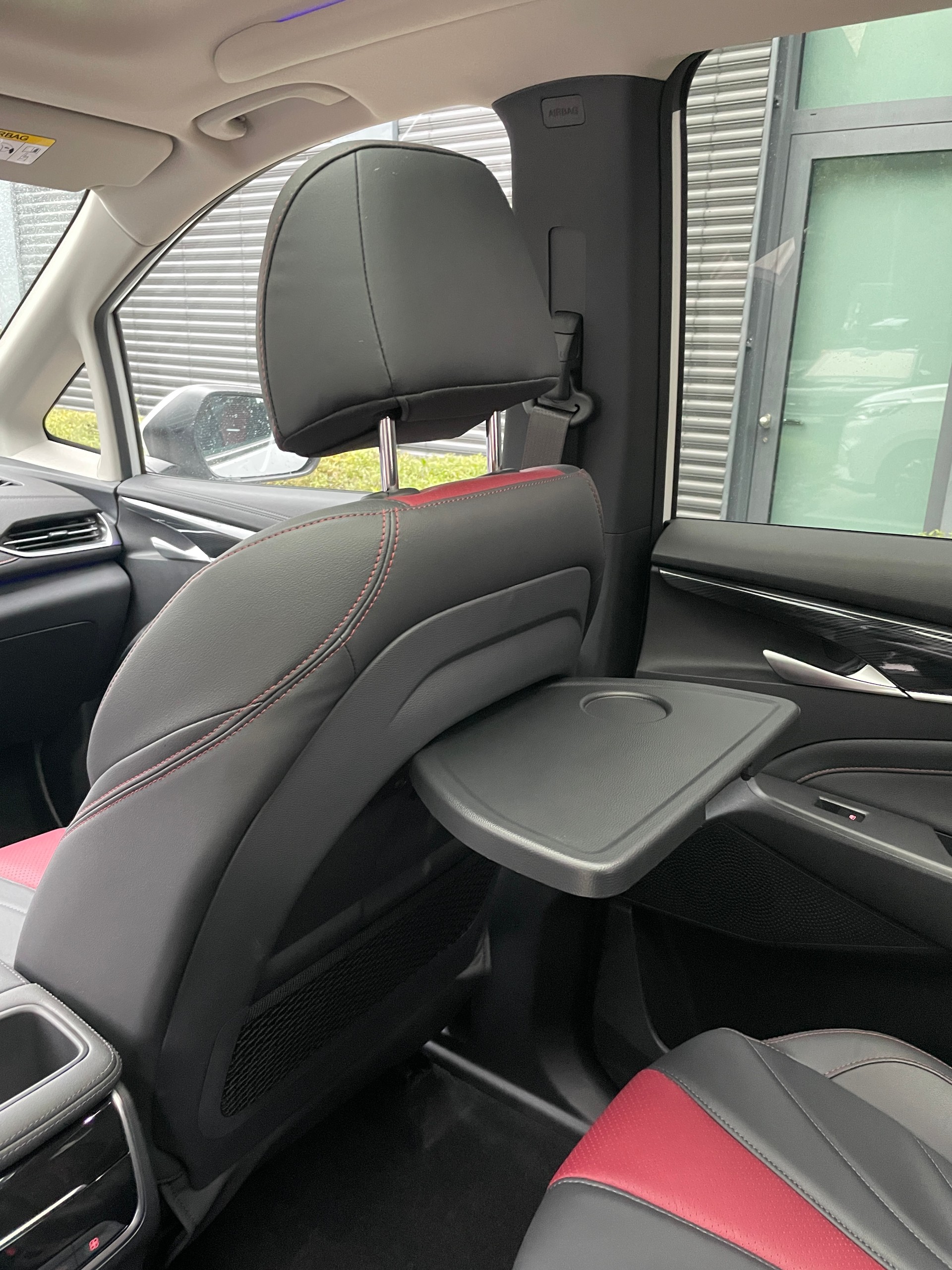MAXUS eUniq 5 Grand Wagon 6-Sitzer 70kWh-image-16