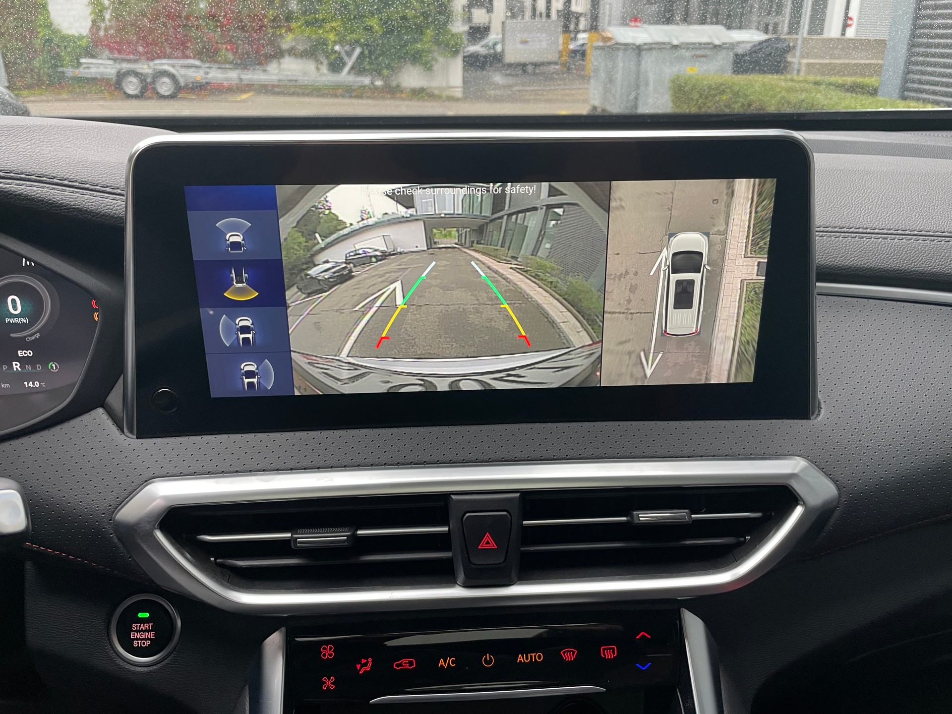 MAXUS eUniq 5 Grand Wagon 6-Sitzer 70kWh-image-22