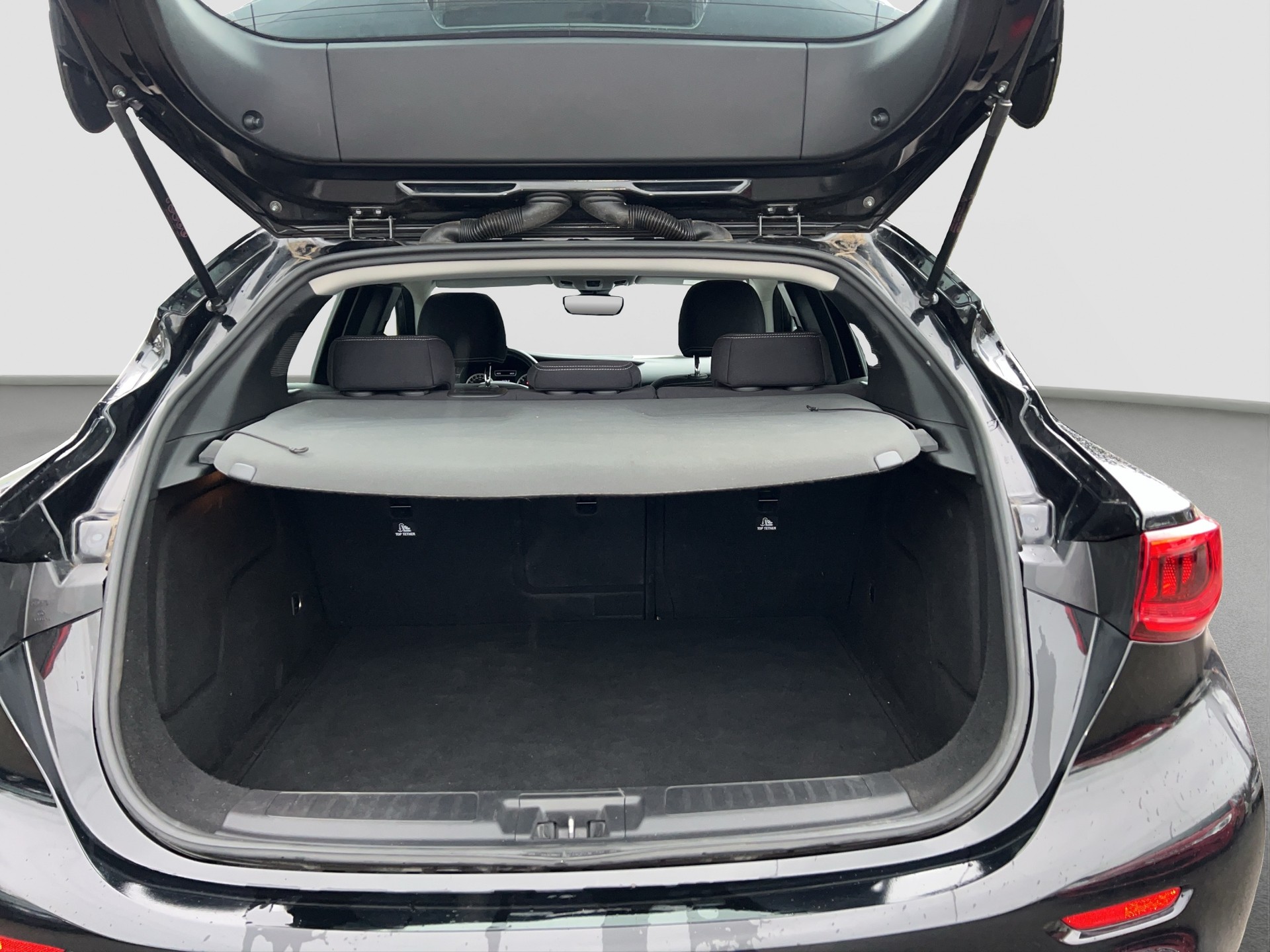 INFINITI Q30 1.6t Sport FWD DCT-image-13