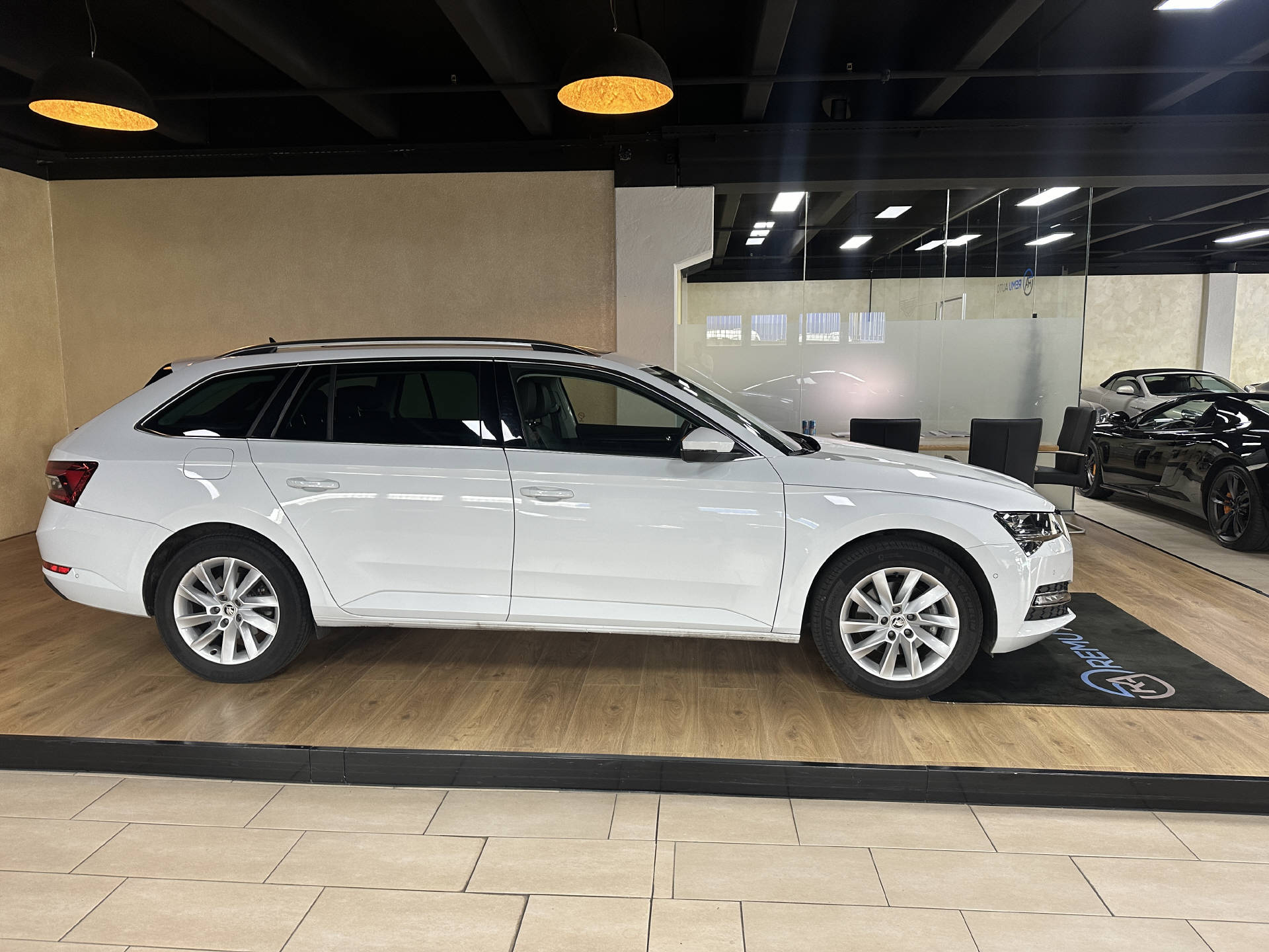 SKODA Superb 1.5 TSI Style DSG-image-3