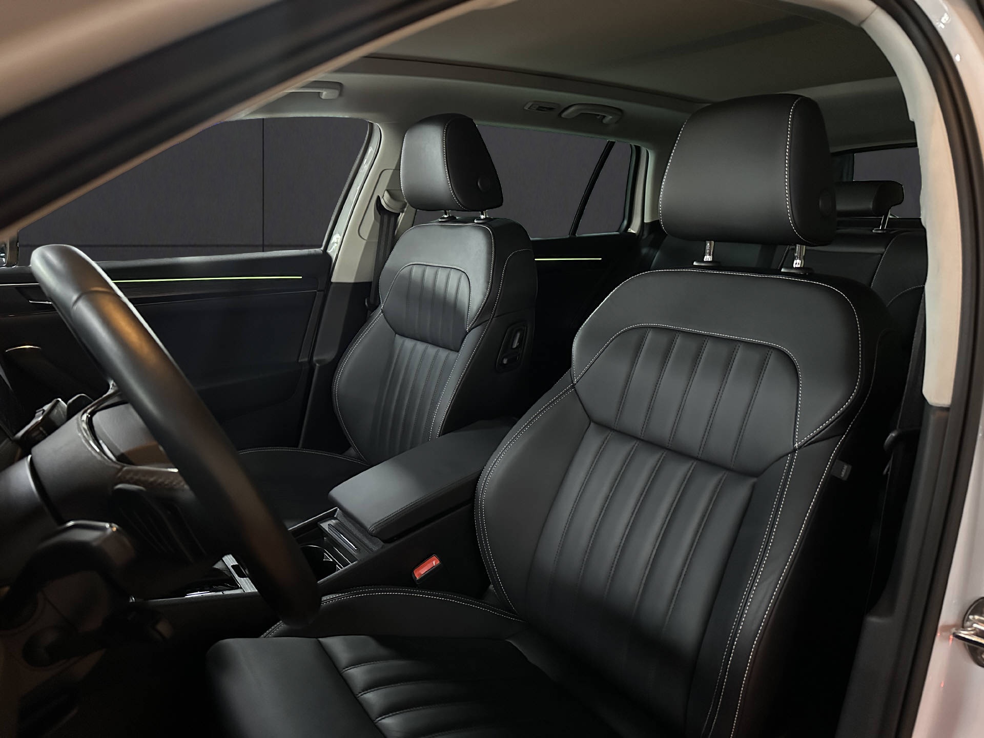 SKODA Superb 1.5 TSI Style DSG-image-11