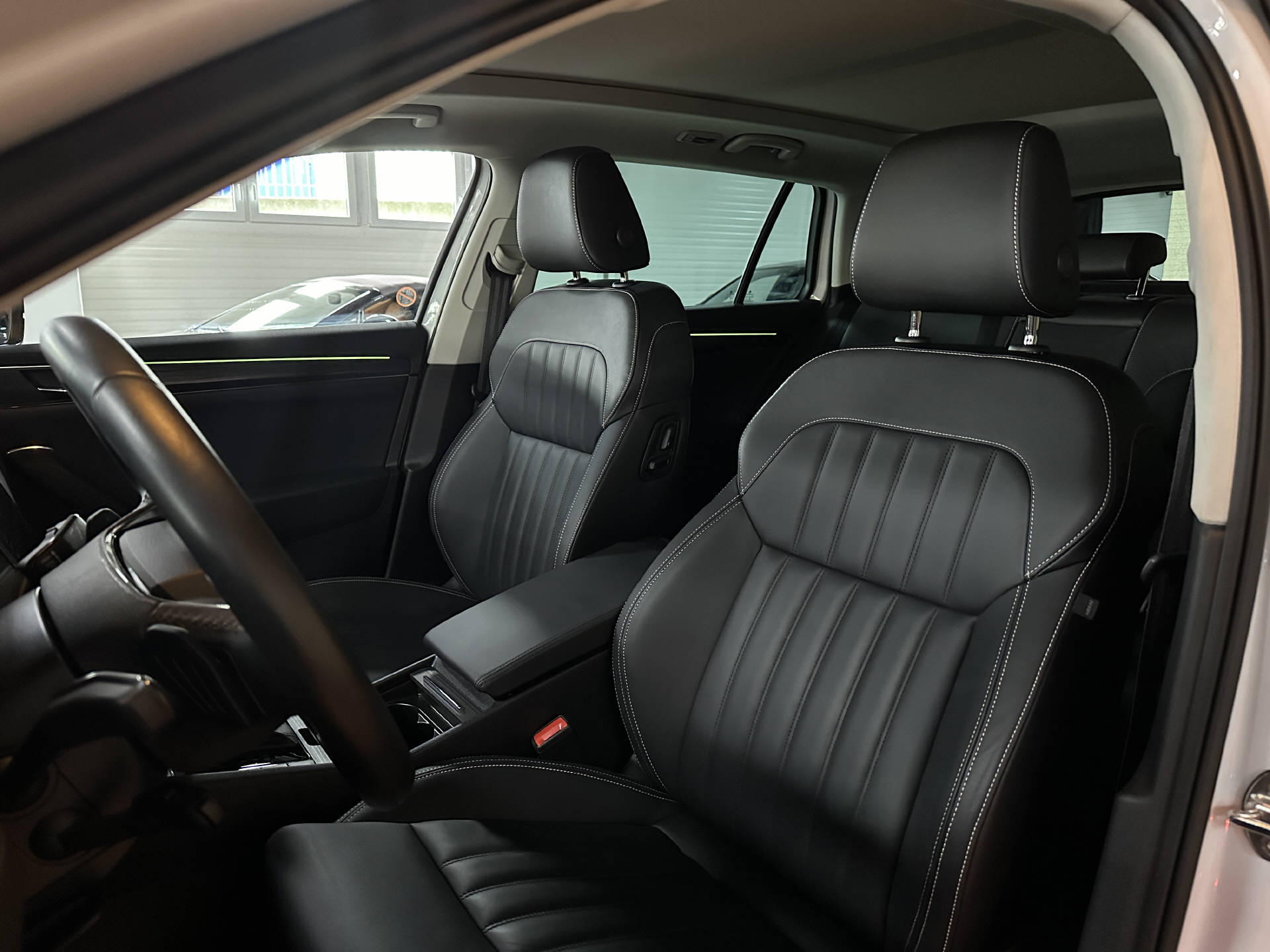 SKODA Superb 1.5 TSI Style DSG-image-11