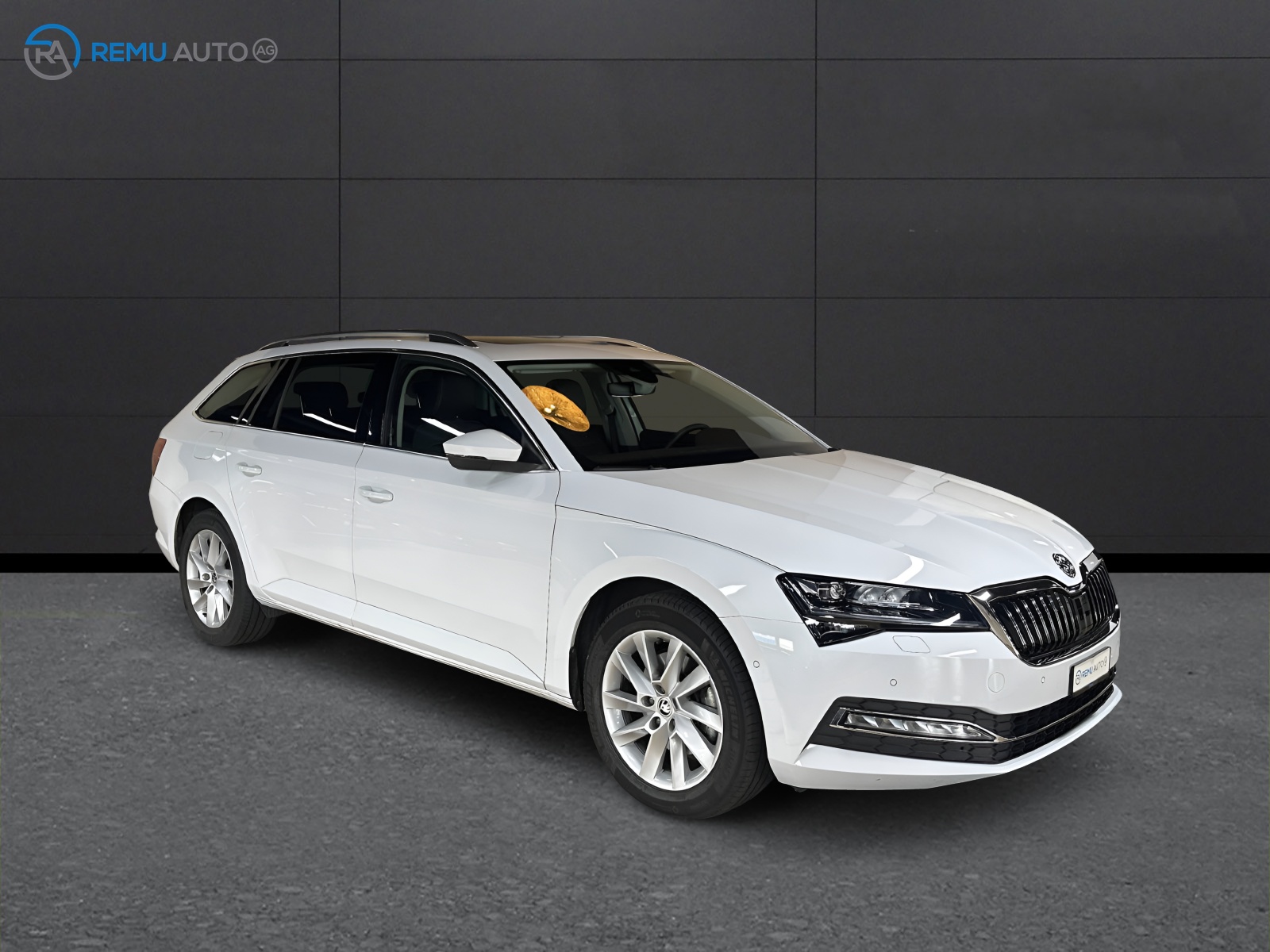 SKODA Superb 1.5 TSI Style DSG-image-2