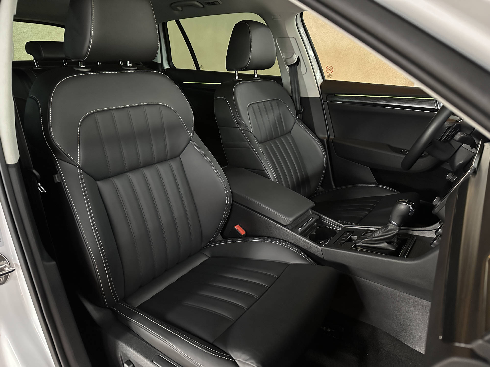 SKODA Superb 1.5 TSI Style DSG-image-13
