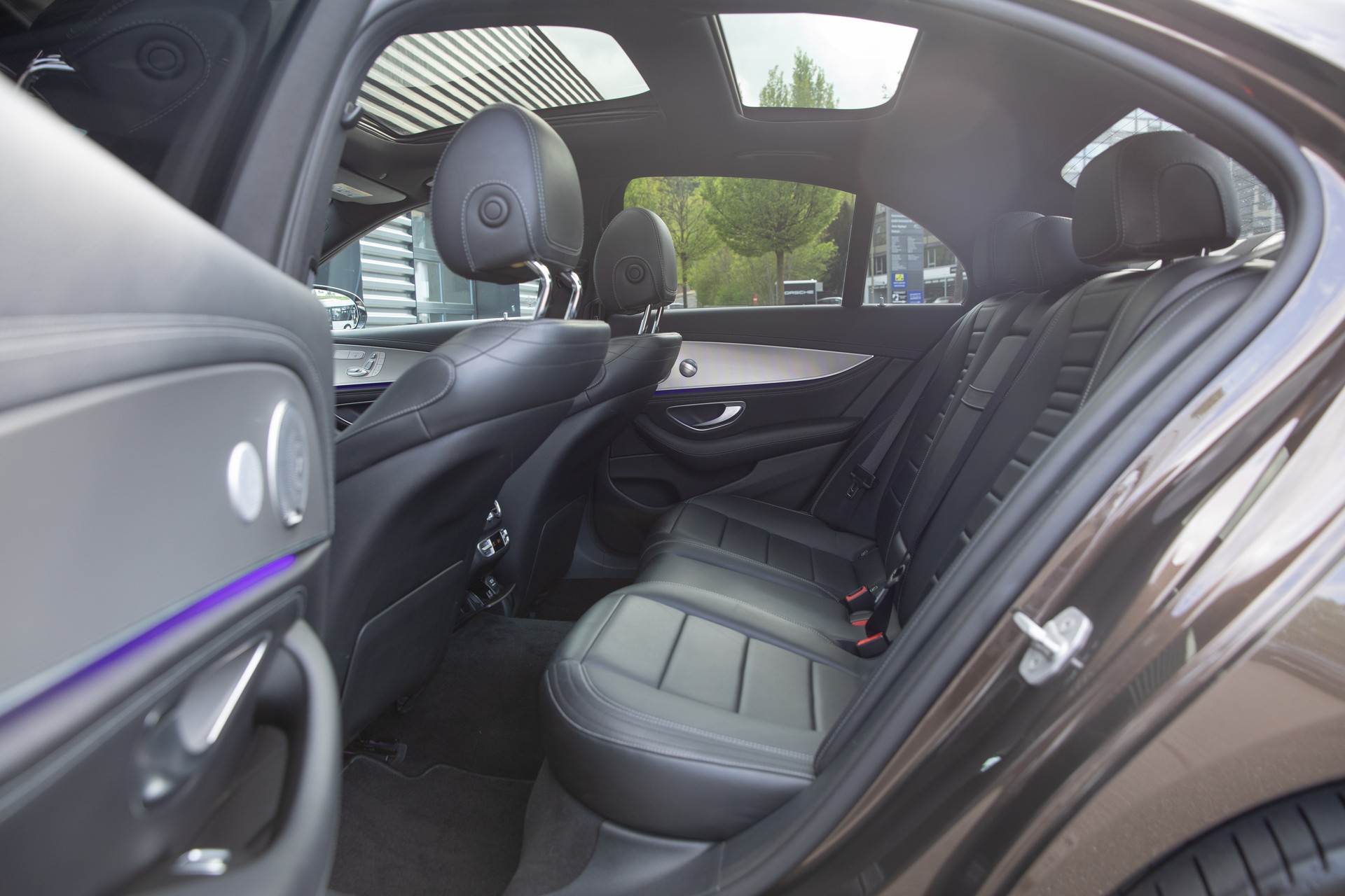 MERCEDES-BENZ E 220 d AMG Line 9G-Tronic-image-10