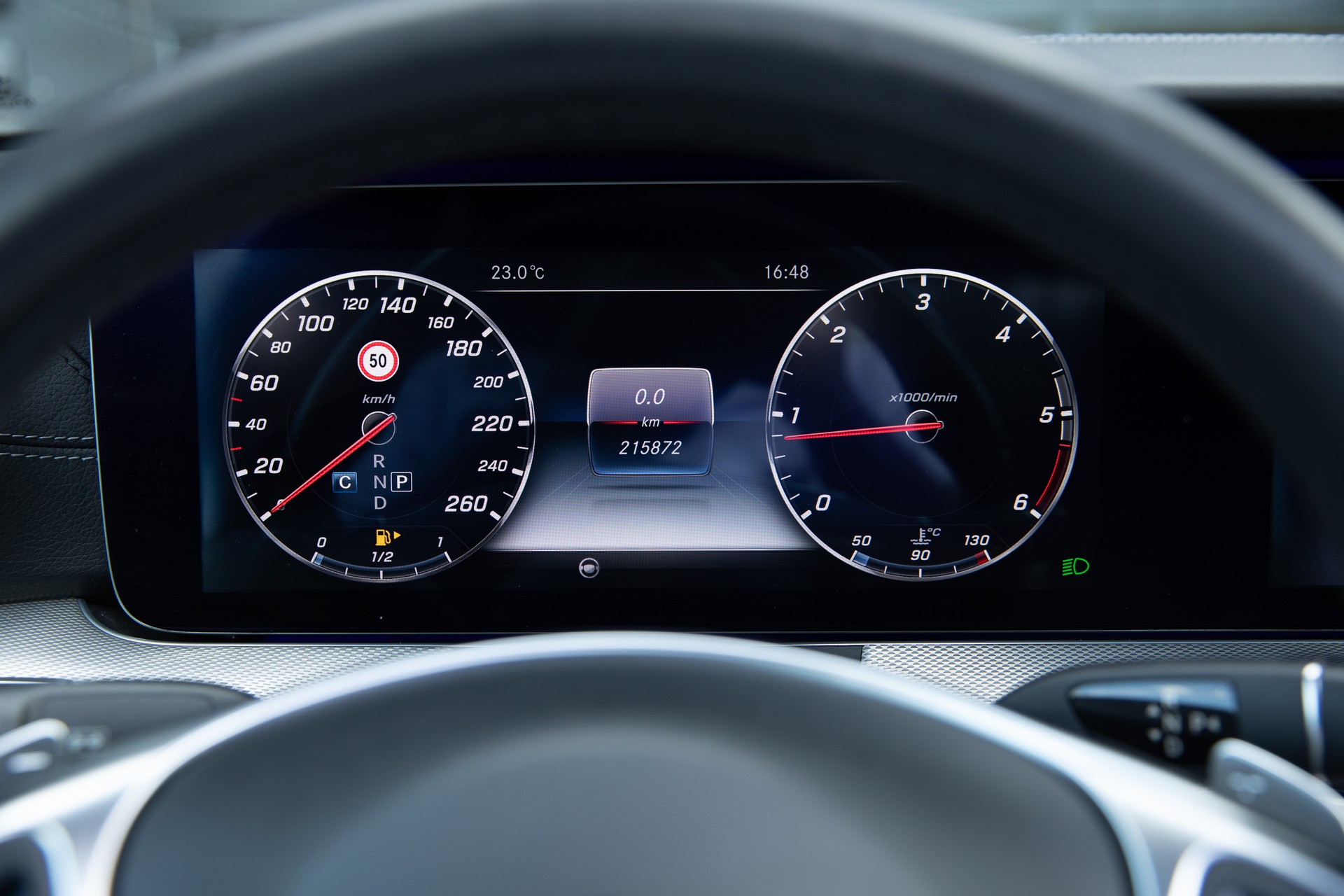 MERCEDES-BENZ E 220 d AMG Line 9G-Tronic-image-9