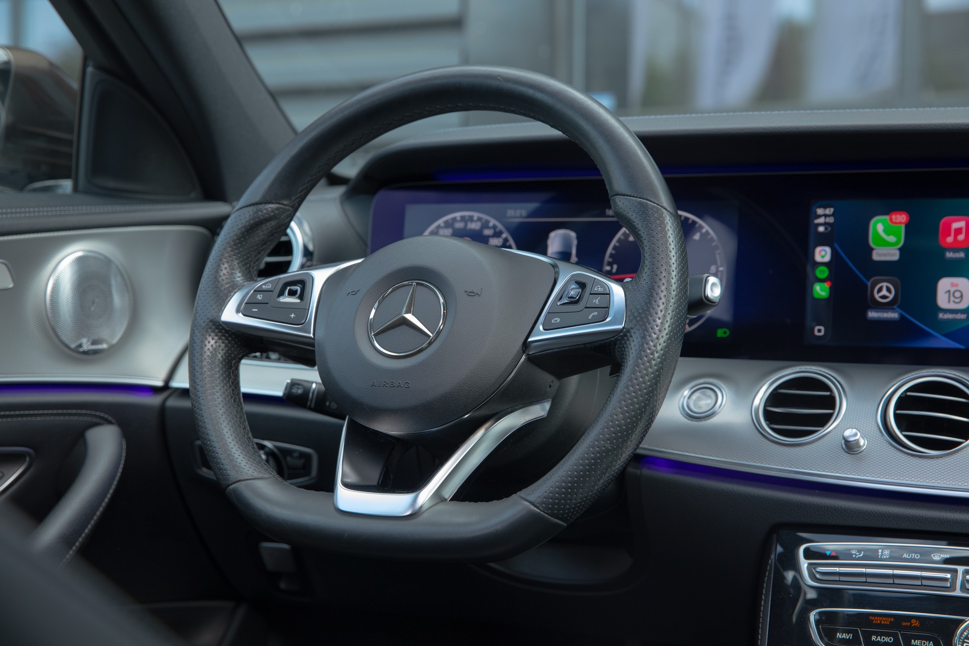 MERCEDES-BENZ E 220 d AMG Line 9G-Tronic-image-8