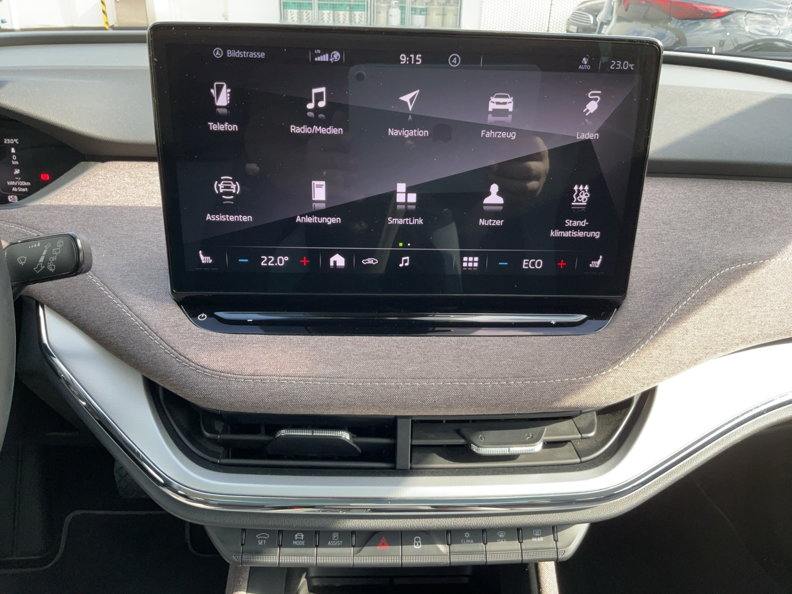 SKODA Enyaq iV 80-image-9