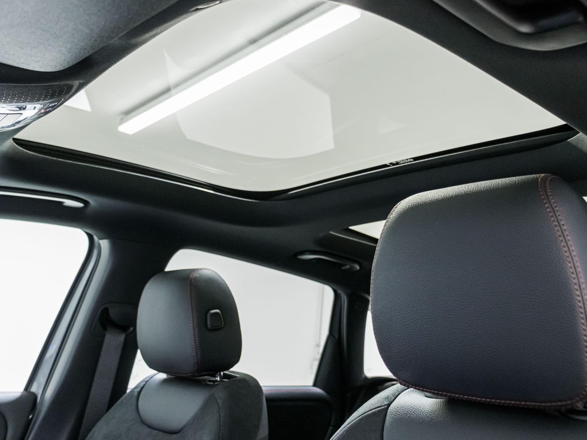 MERCEDES-BENZ B 200-image-8