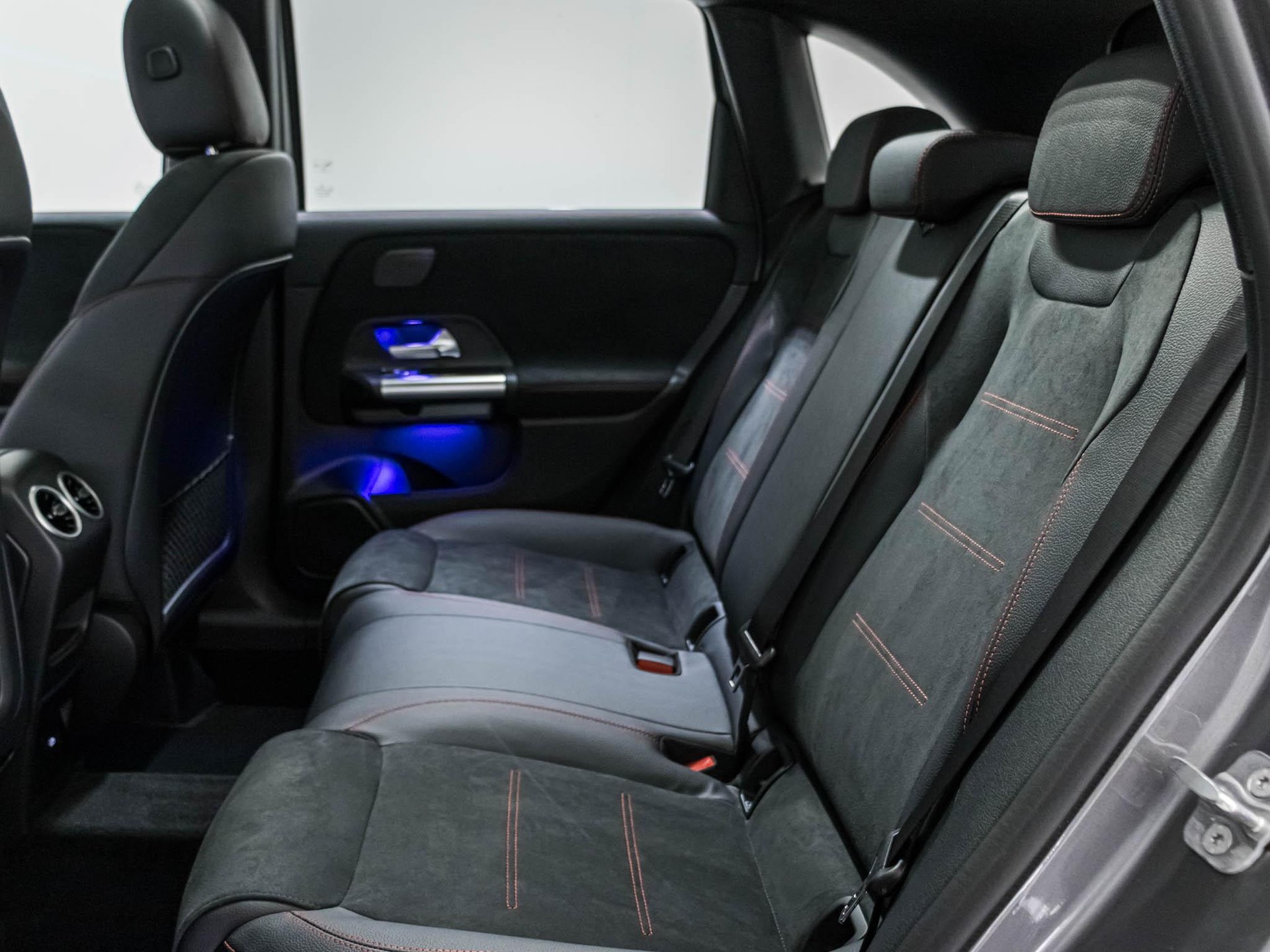 MERCEDES-BENZ B 200-image-7