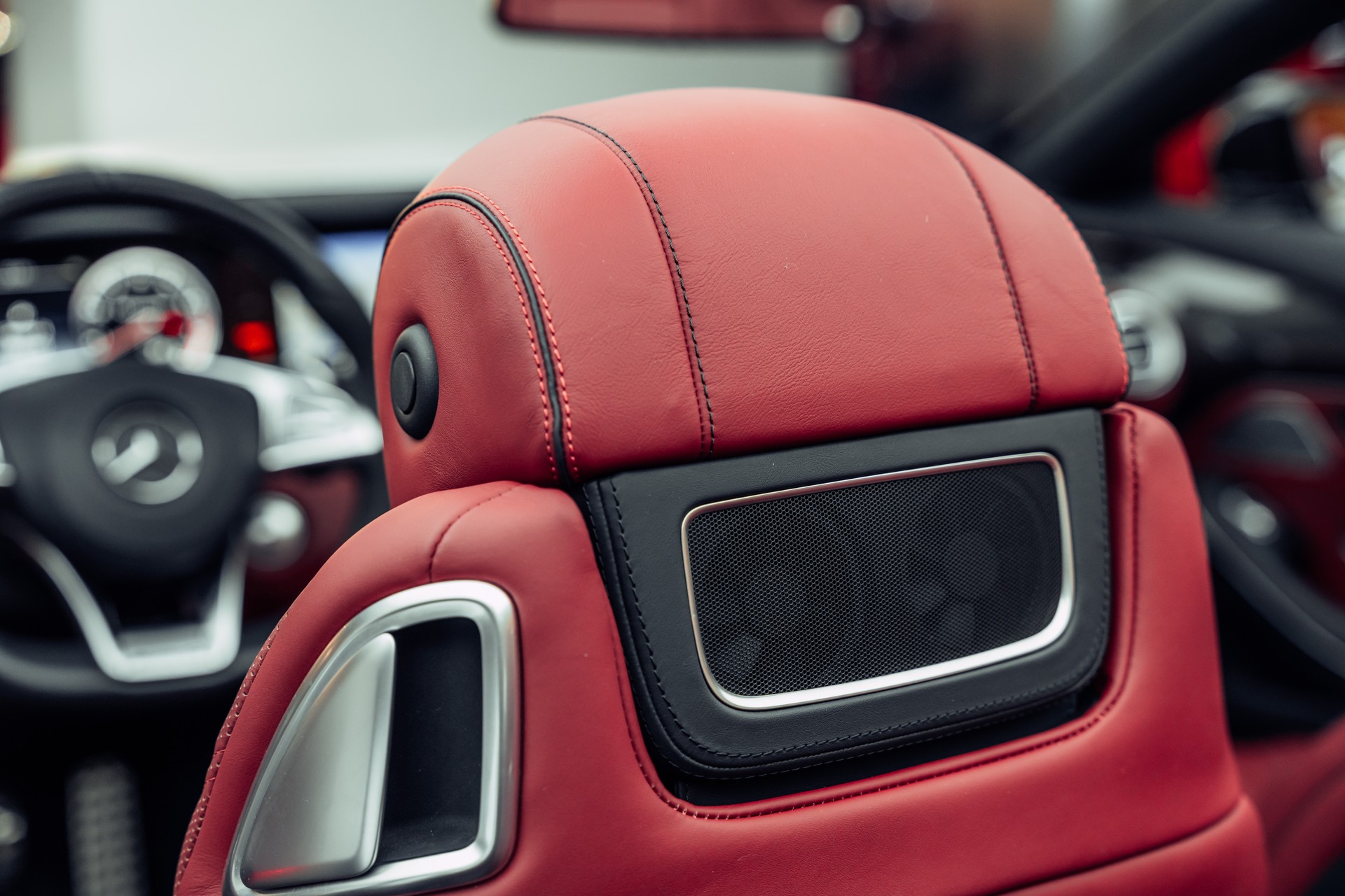 MERCEDES-BENZ S 63 AMG Cabriolet 4Matic Speedshift MCT-image-13