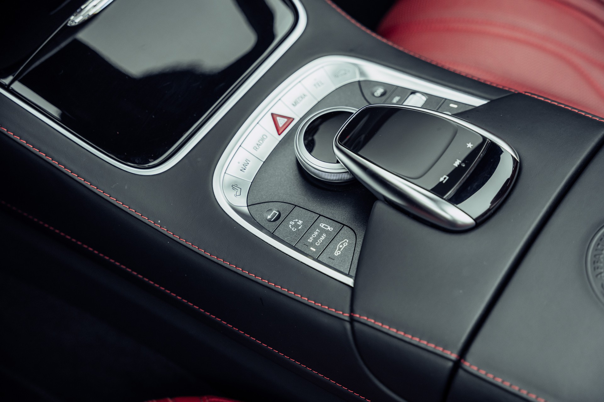 MERCEDES-BENZ S 63 AMG Cabriolet 4Matic Speedshift MCT-image-14