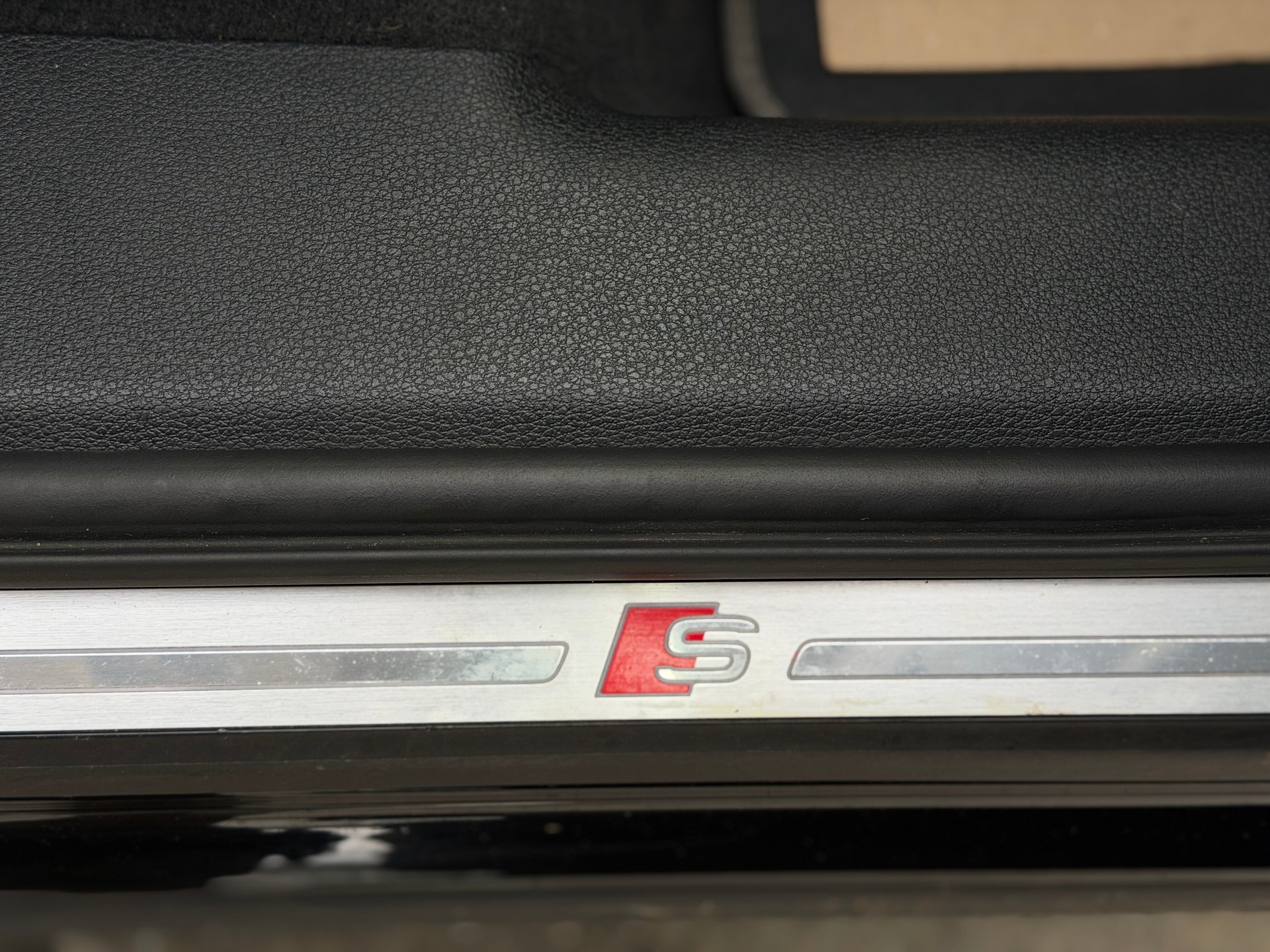 AUDI Q3 40 TFSI advanced quattro S-tronic-image-21