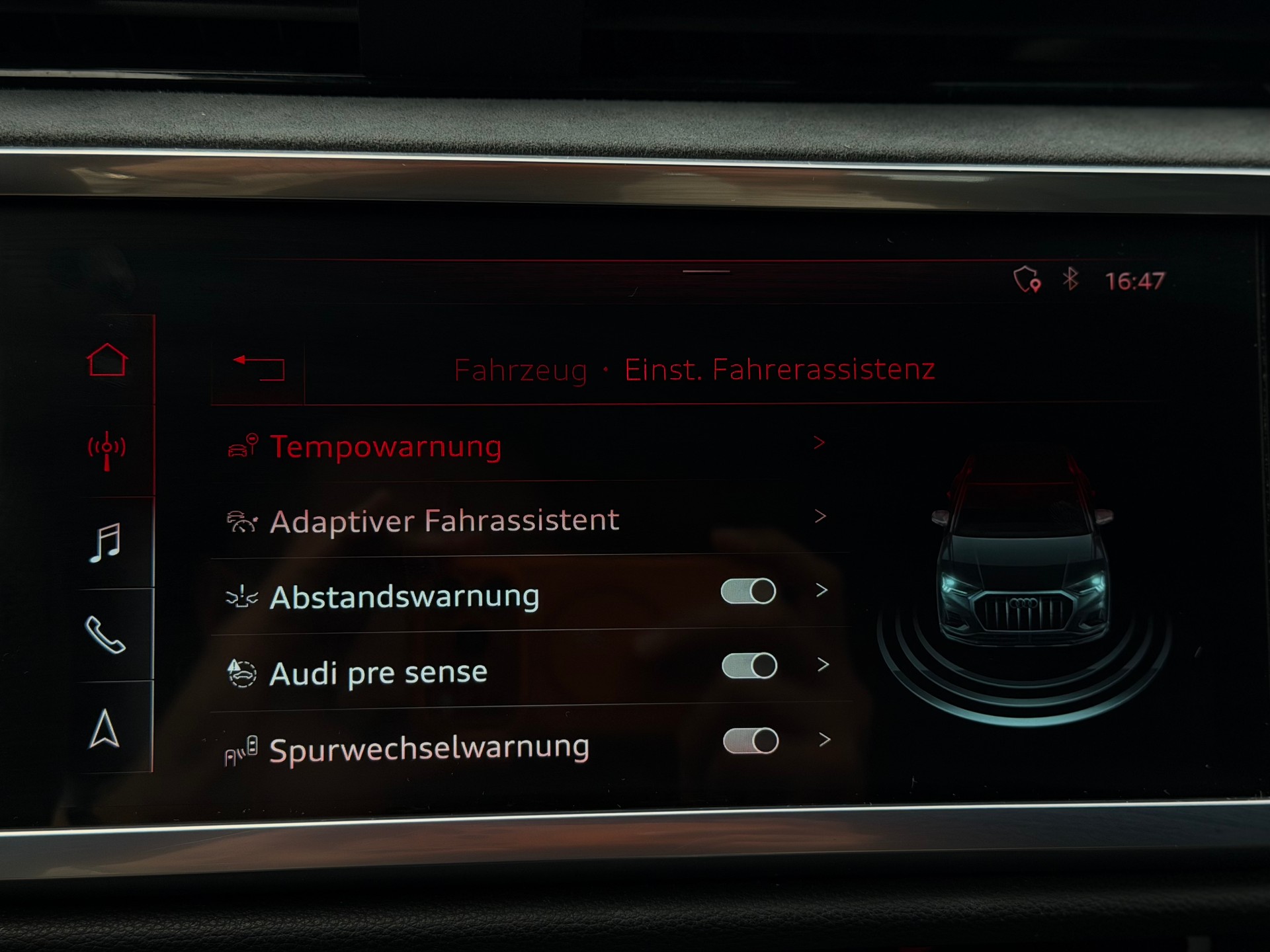 AUDI Q3 40 TFSI advanced quattro S-tronic-image-18