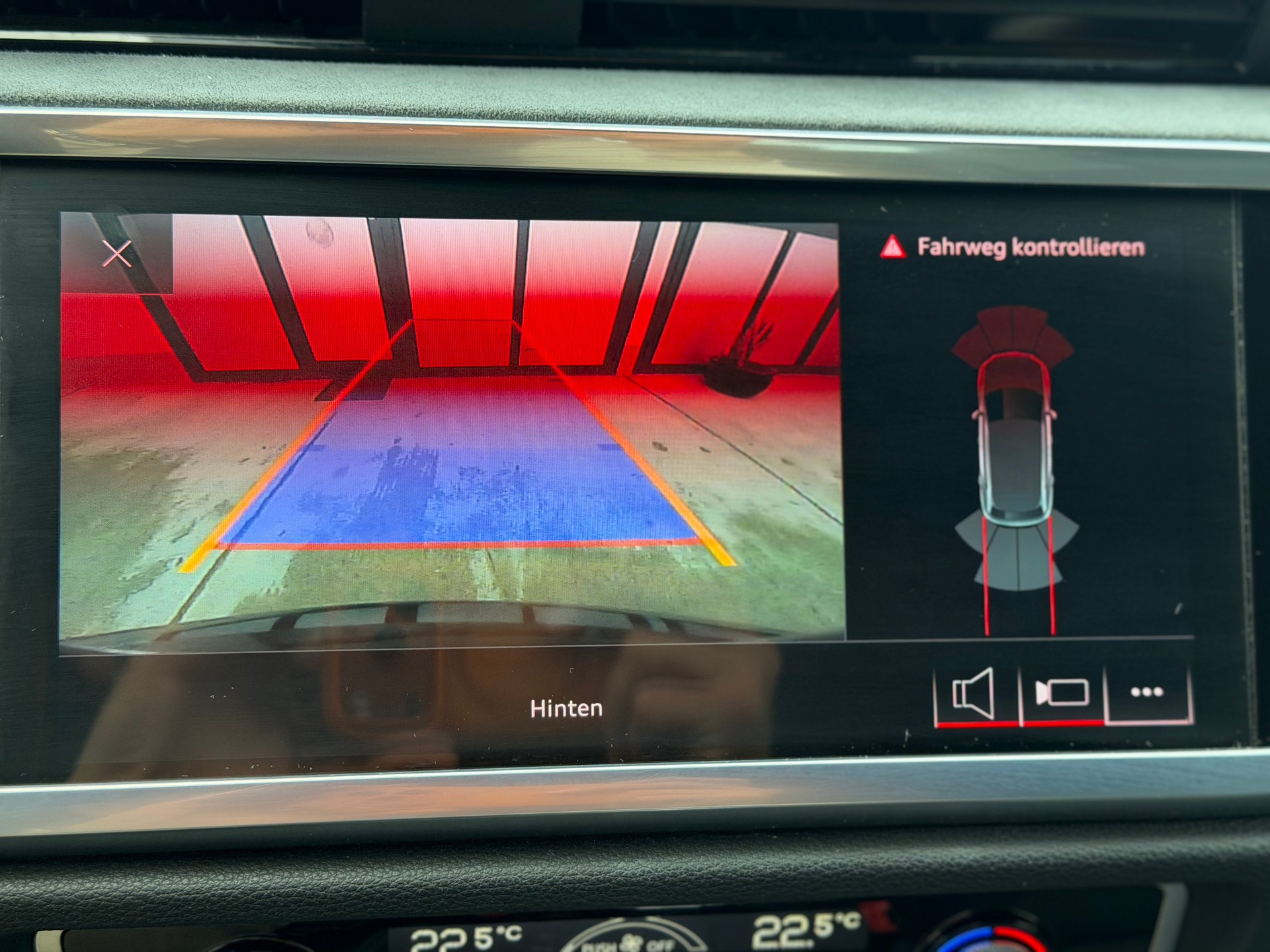 AUDI Q3 40 TFSI advanced quattro S-tronic-image-19