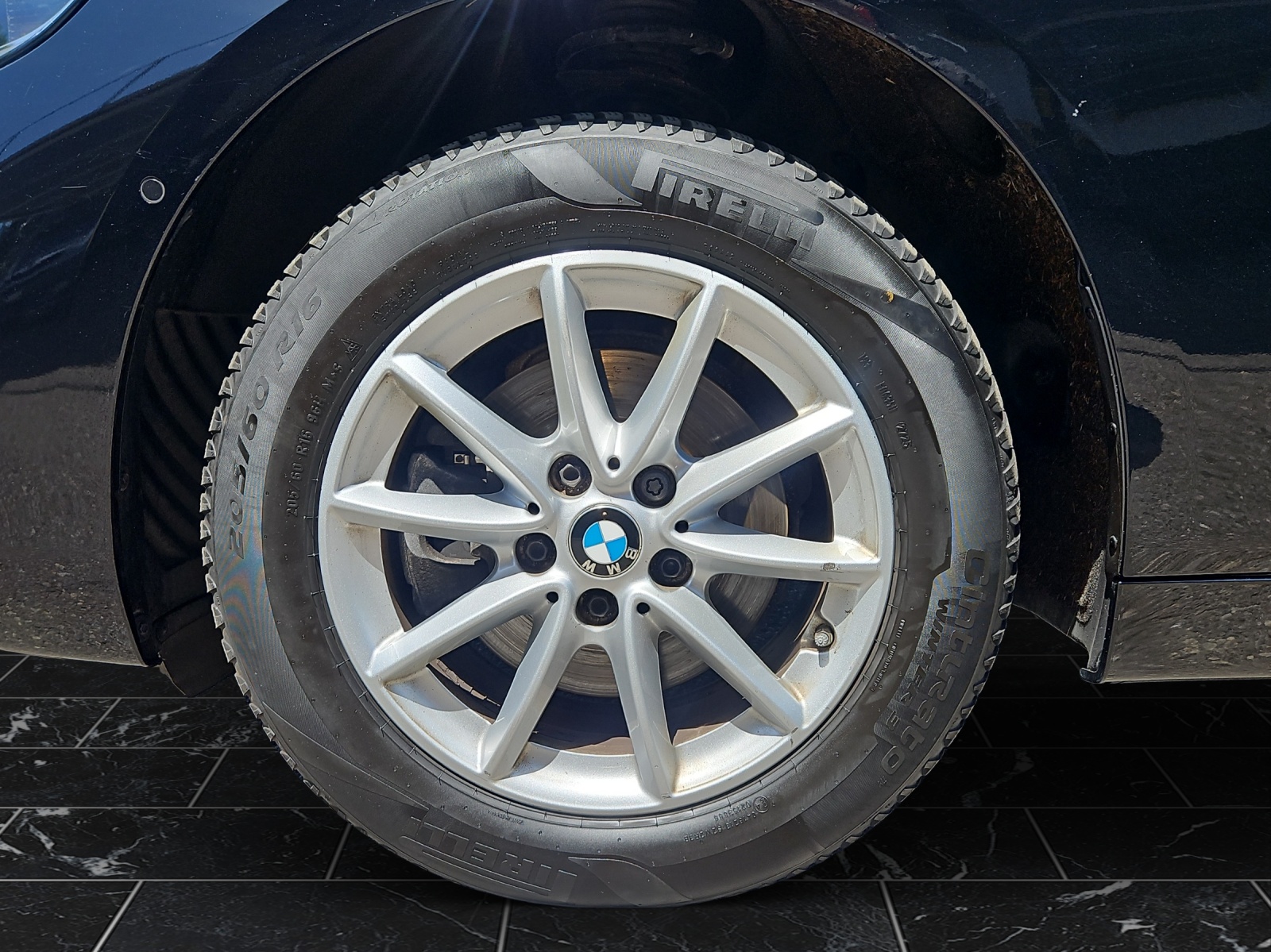 BMW 216d Gran Tourer-image-10