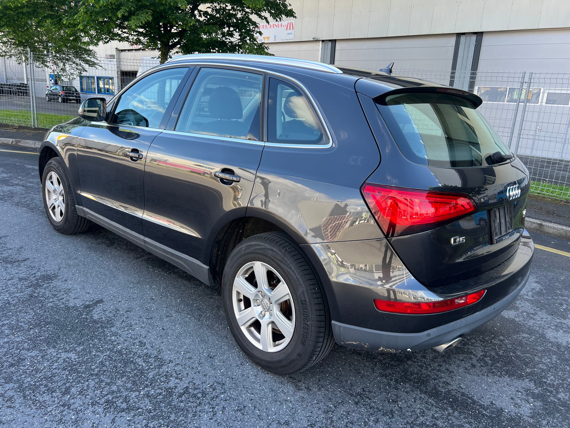 AUDI Q5 2.0 TDI quattro S-tronic-image-3