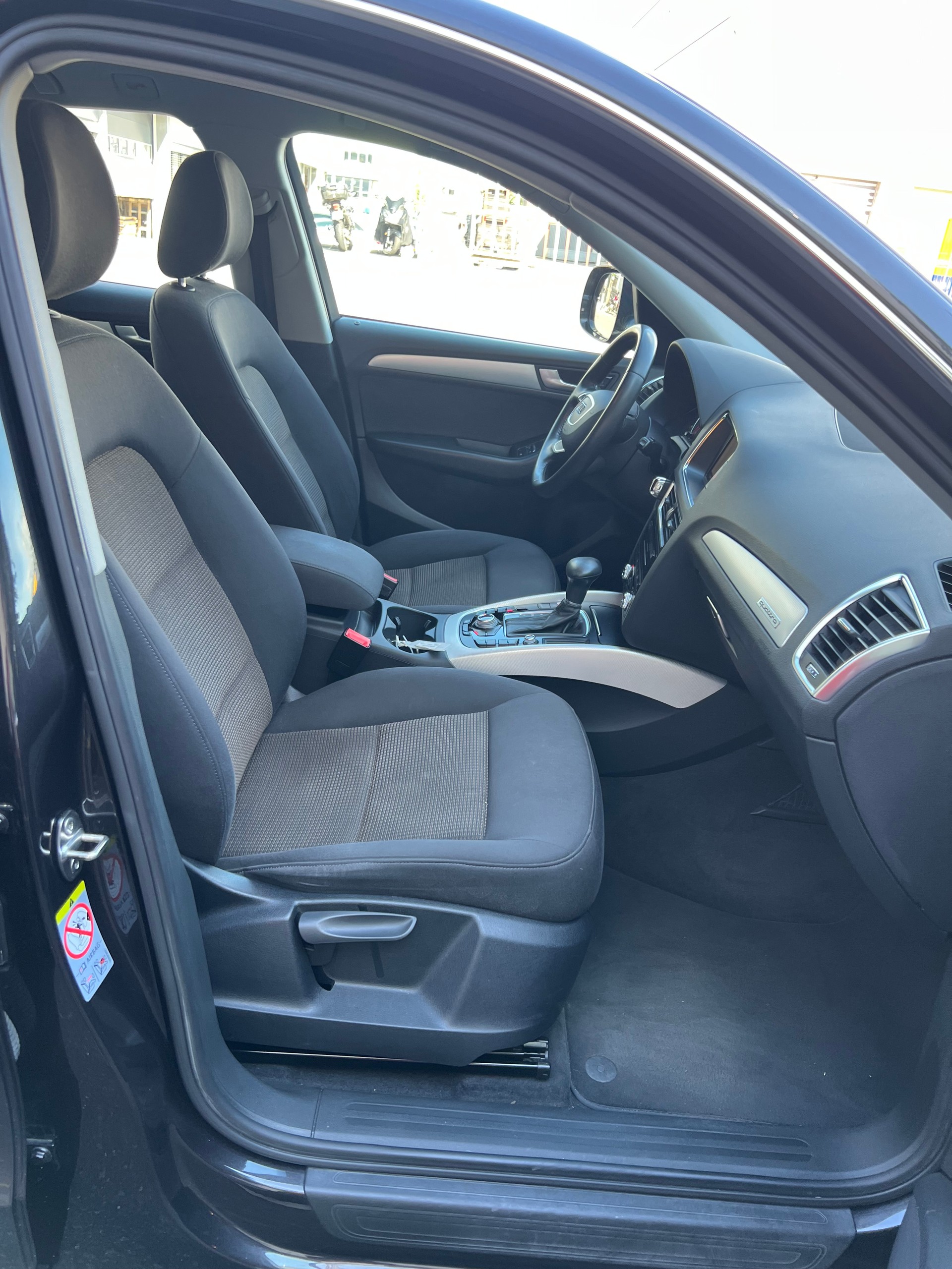 AUDI Q5 2.0 TDI quattro S-tronic-image-13