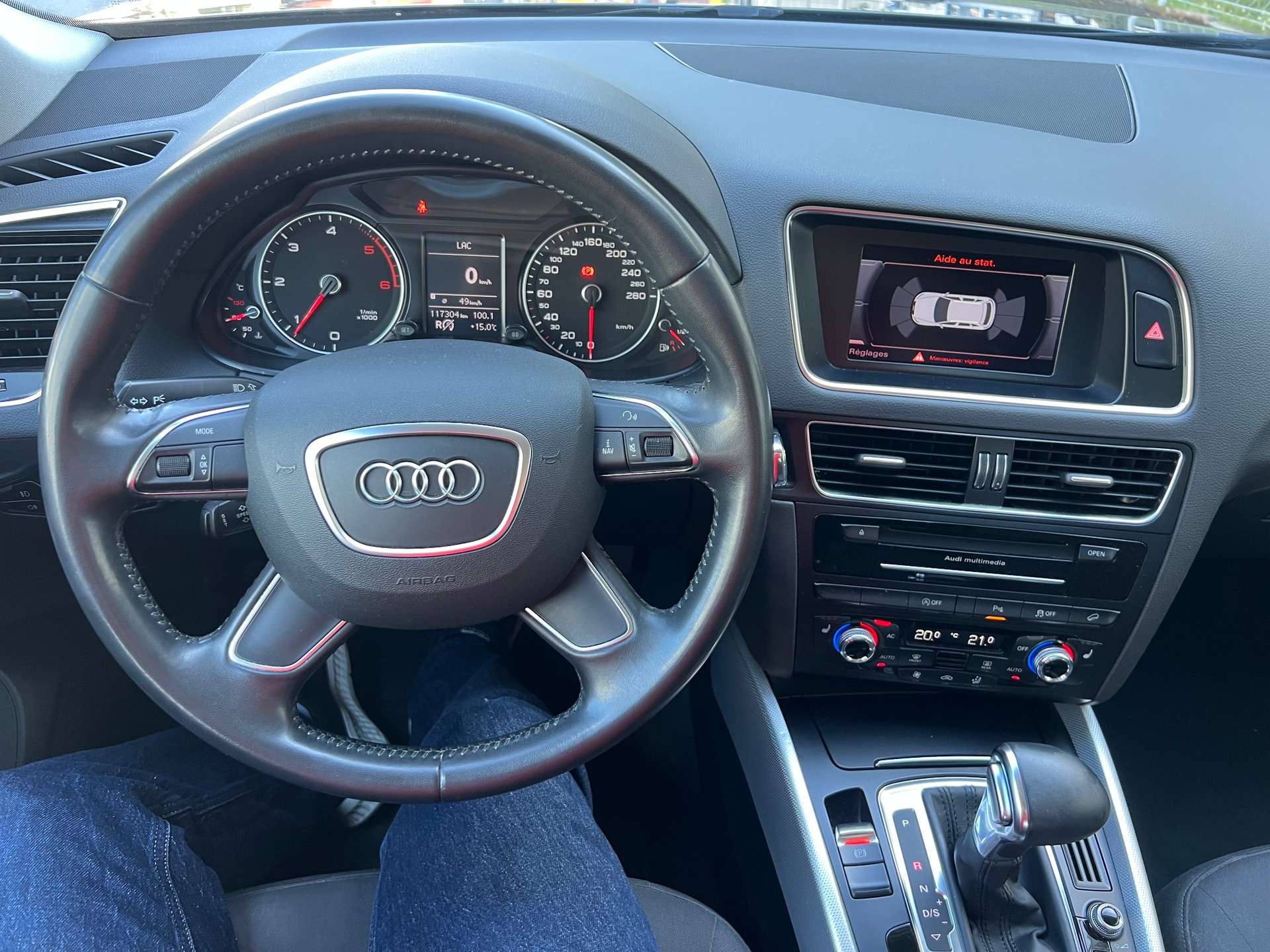 AUDI Q5 2.0 TDI quattro S-tronic-image-12