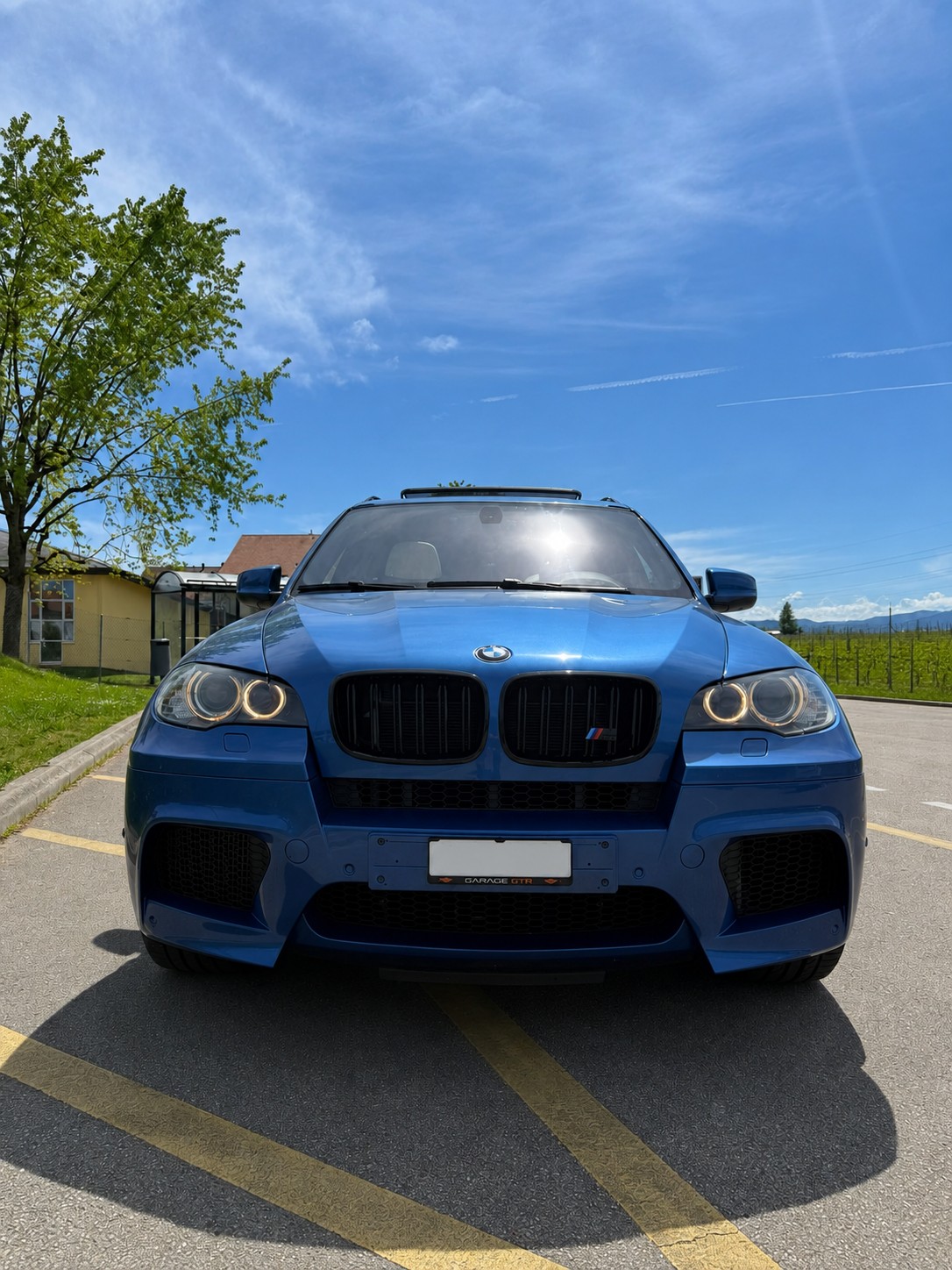 Car photo