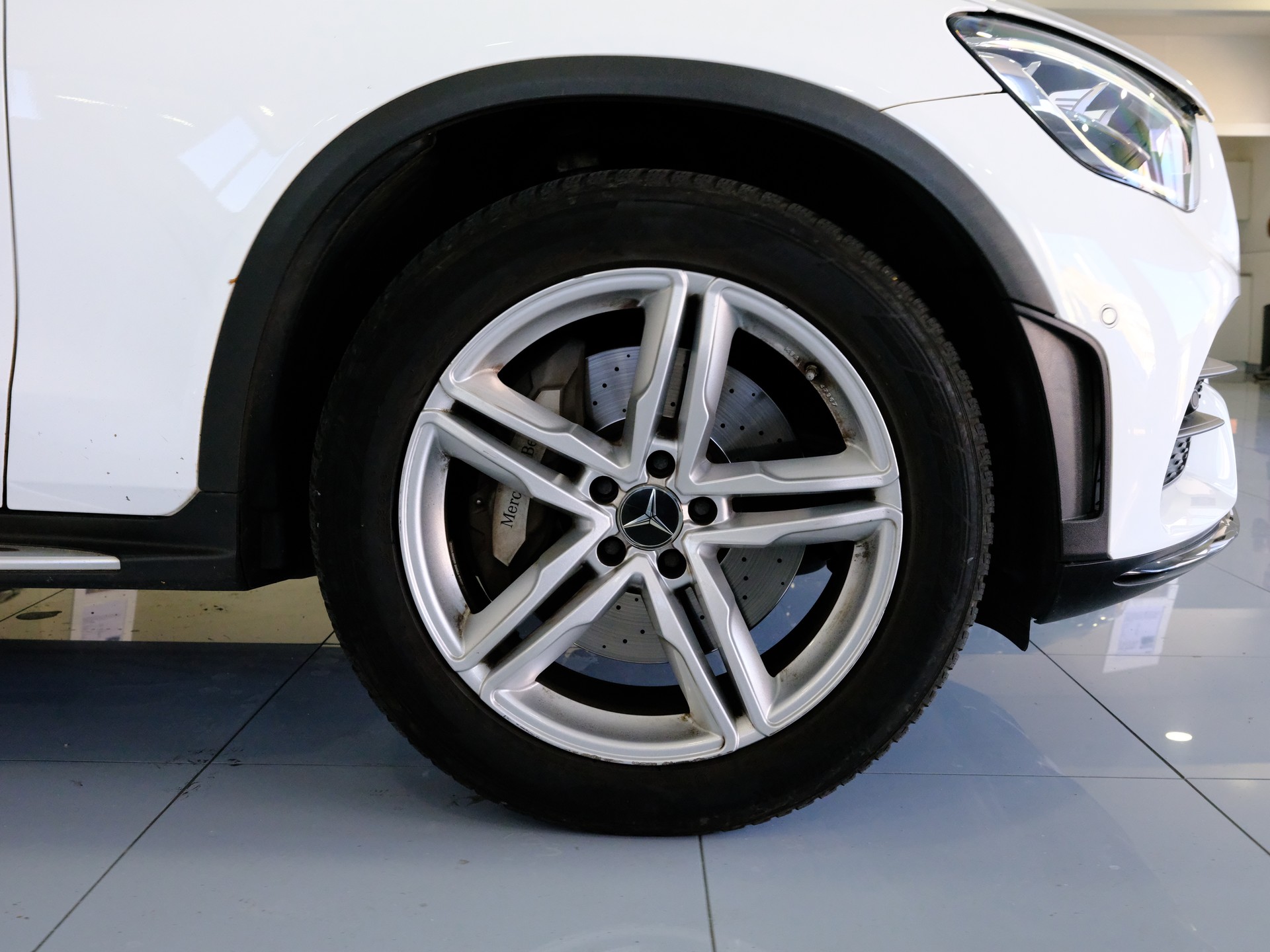 MERCEDES-BENZ GLC 220 d AMG Line 4Matic 9G-Tronic-image-17