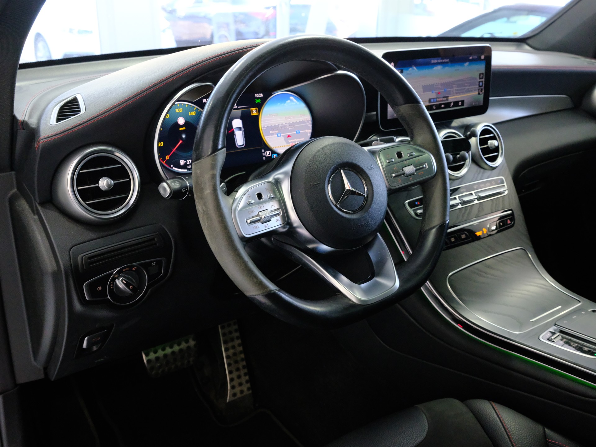 MERCEDES-BENZ GLC 220 d AMG Line 4Matic 9G-Tronic-image-7