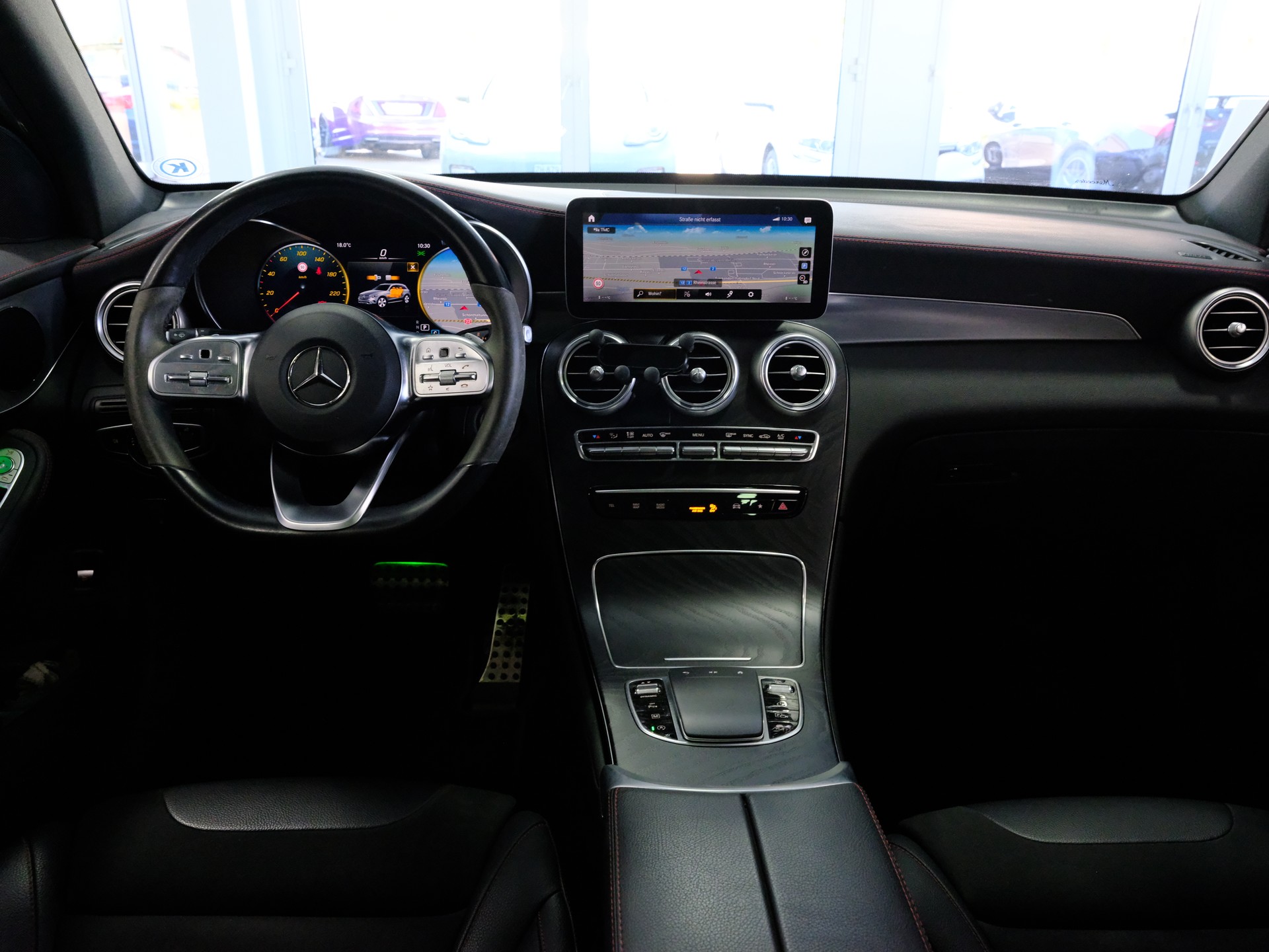 MERCEDES-BENZ GLC 220 d AMG Line 4Matic 9G-Tronic-image-12