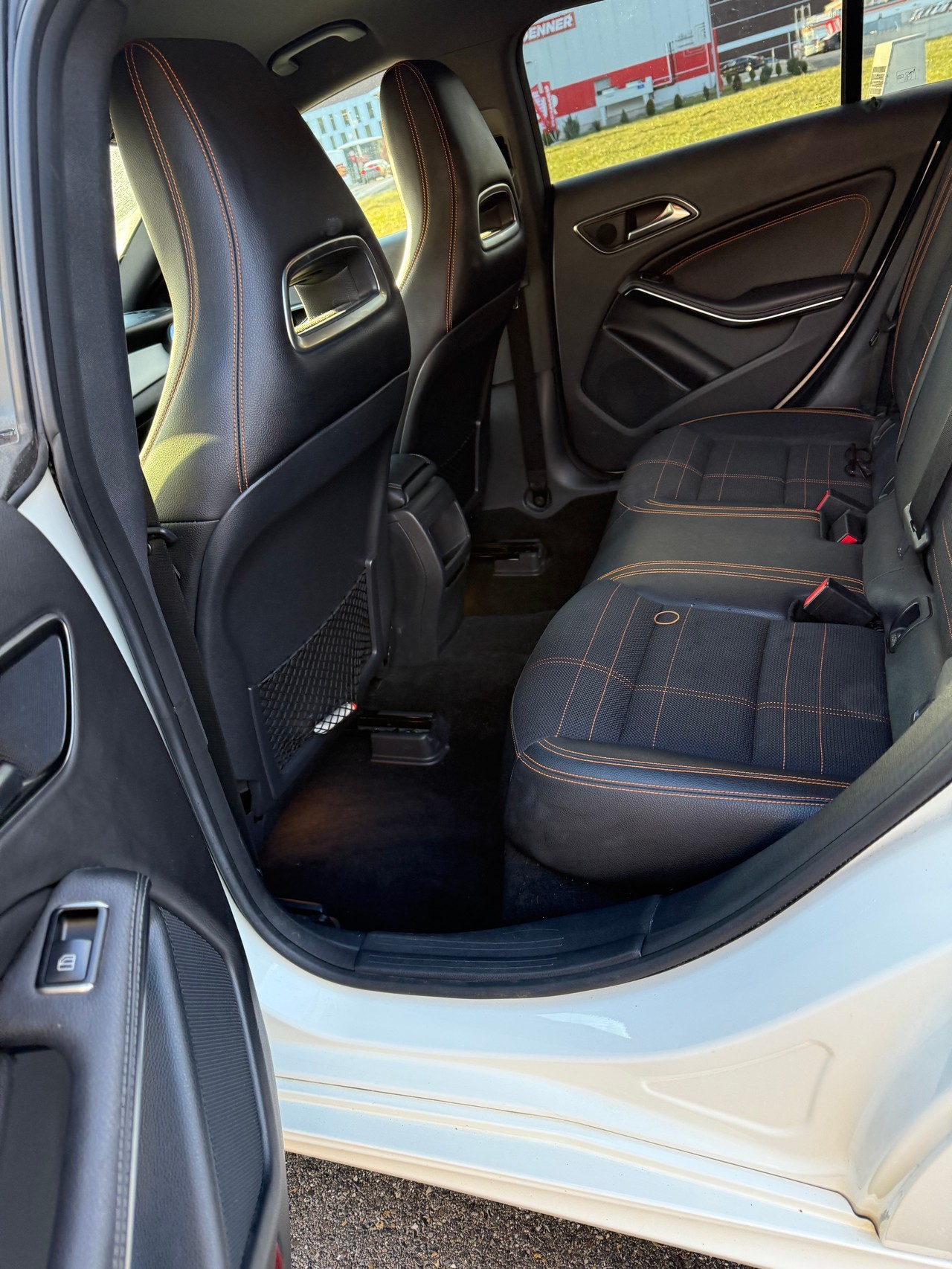 MERCEDES-BENZ CLA Shooting Brake 200 7G-DCT-image-9