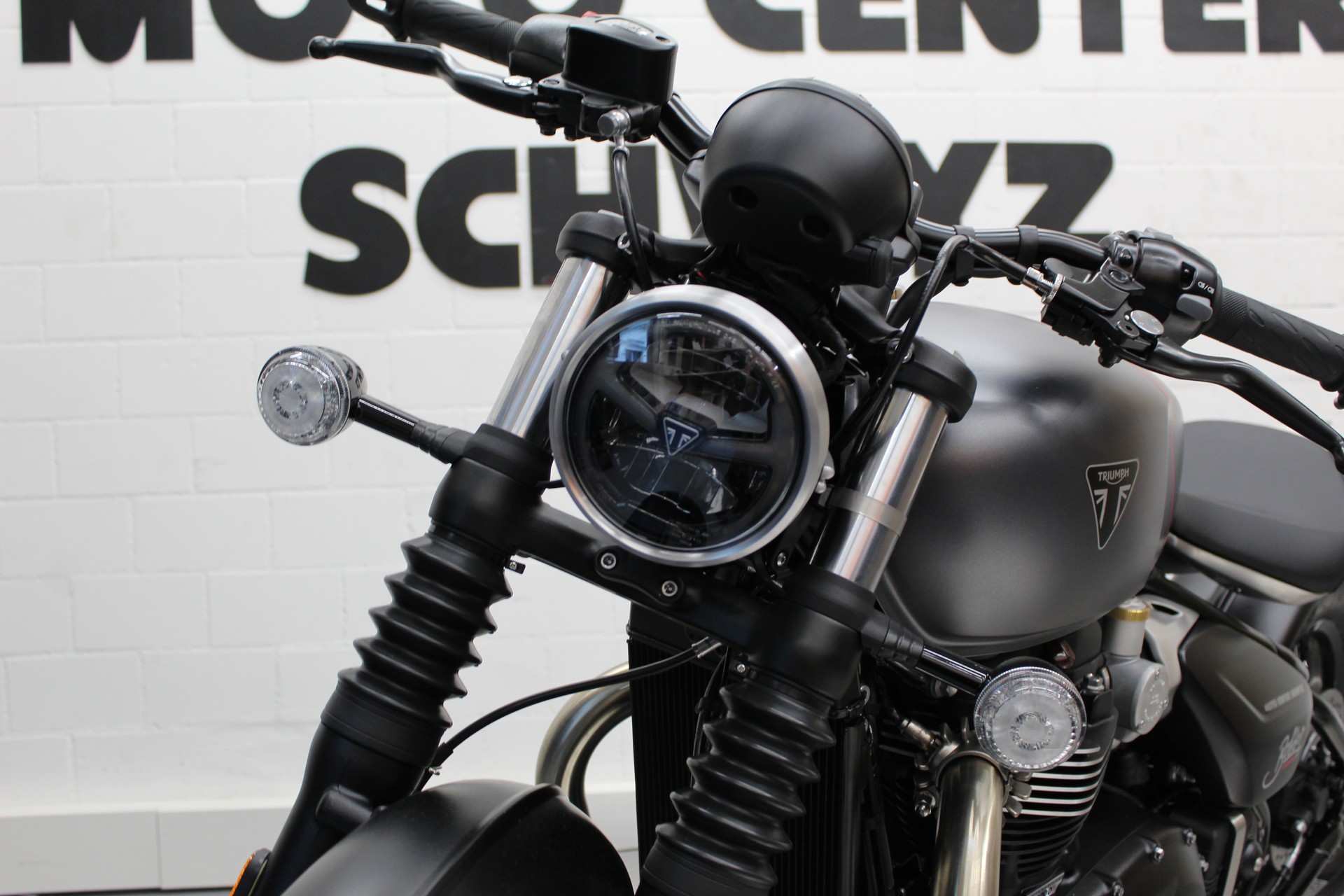 TRIUMPH Bonneville Bobber-image-4