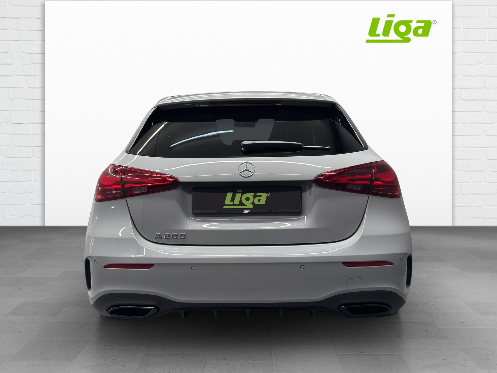 MERCEDES-BENZ A 200 AMG Line-image-4