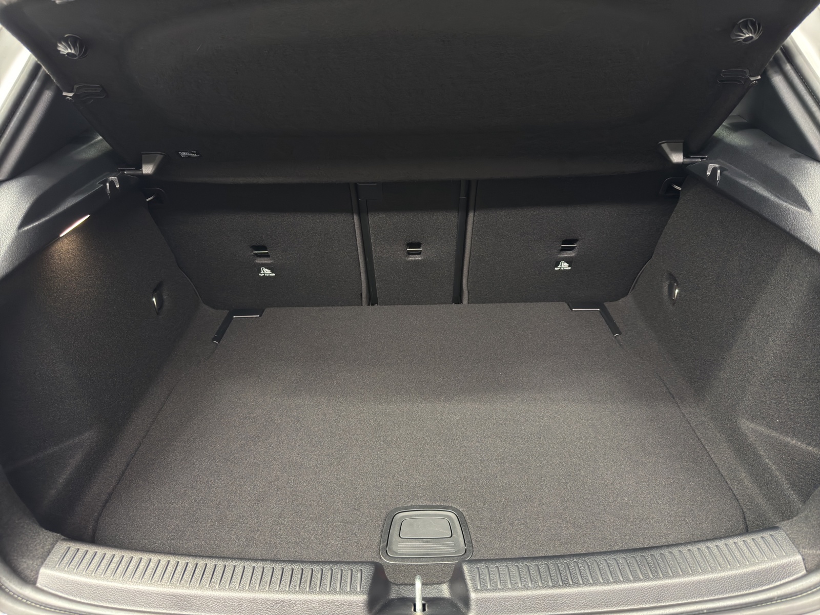 MERCEDES-BENZ A 200 AMG Line-image-10