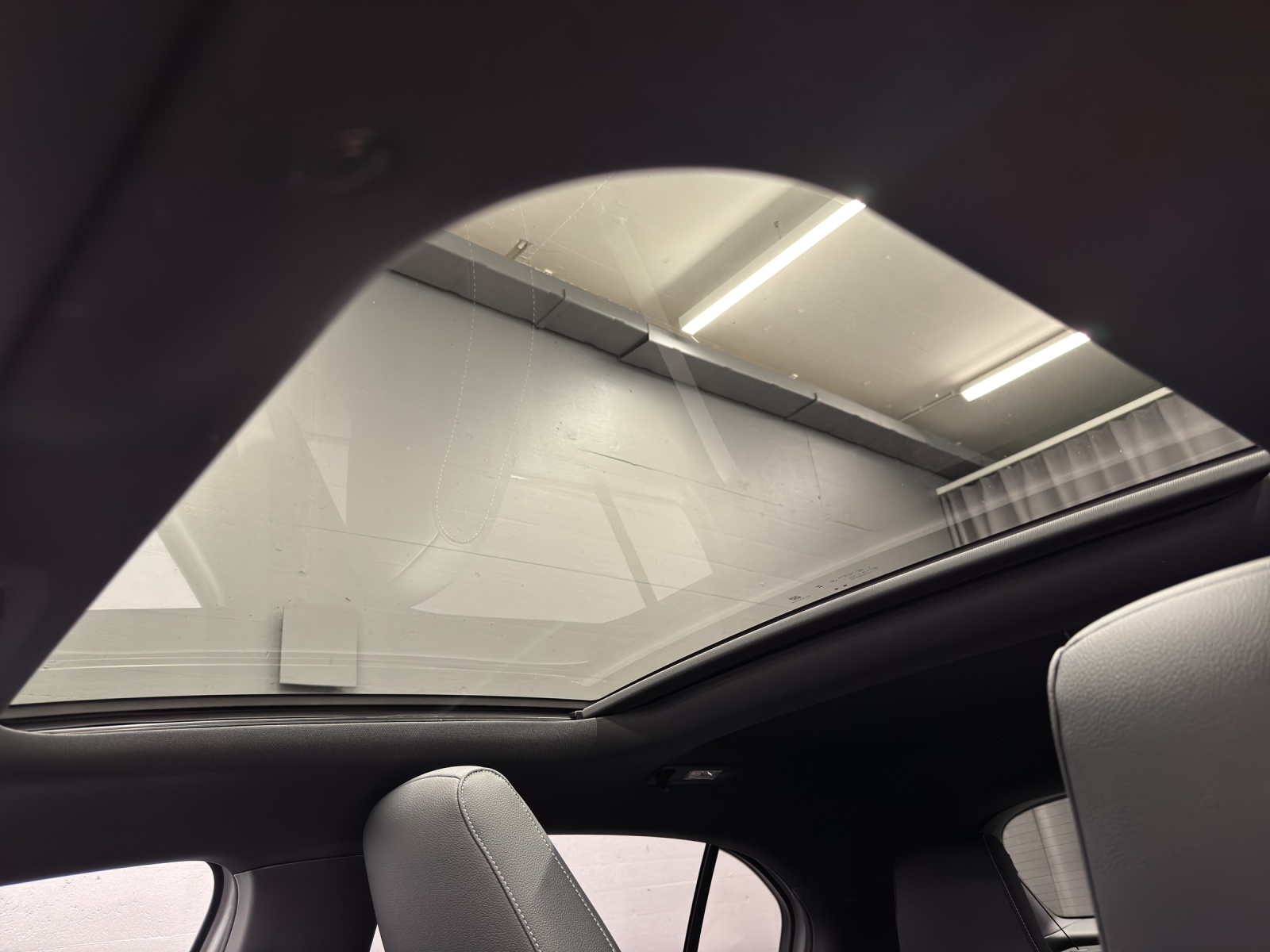 MERCEDES-BENZ A 200 AMG Line-image-13