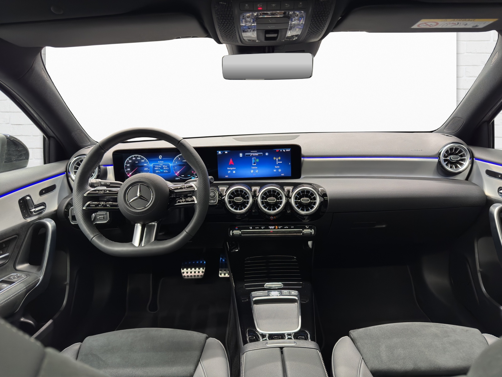 MERCEDES-BENZ A 200 AMG Line-image-7