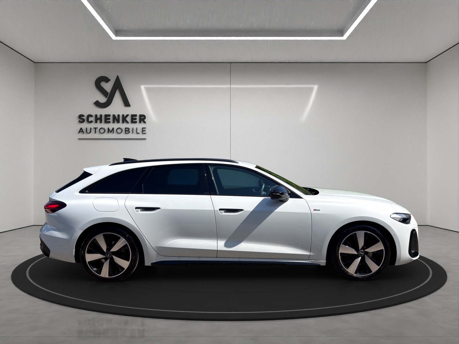 AUDI A5 Avant TFSI 150 kW S tronic S-Line Optikpaket Black-image-5