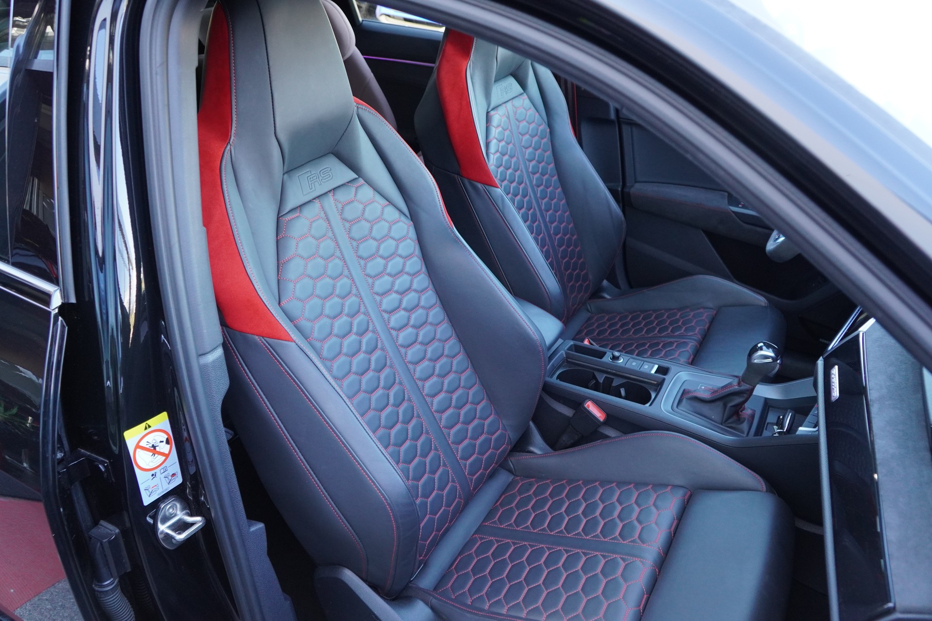 AUDI RS Q3 Sportback quattro S tronic-image-21