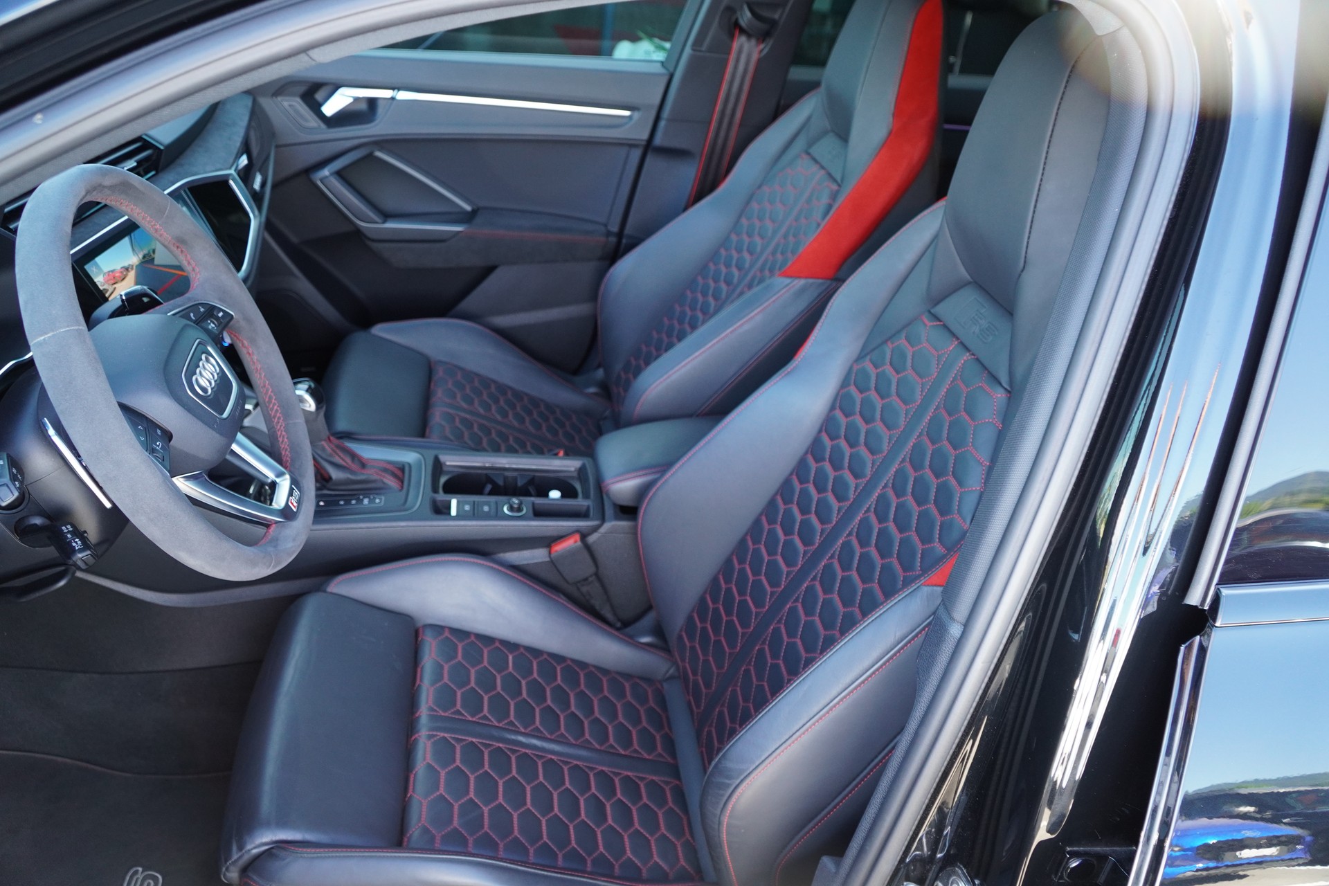 AUDI RS Q3 Sportback quattro S tronic-image-20