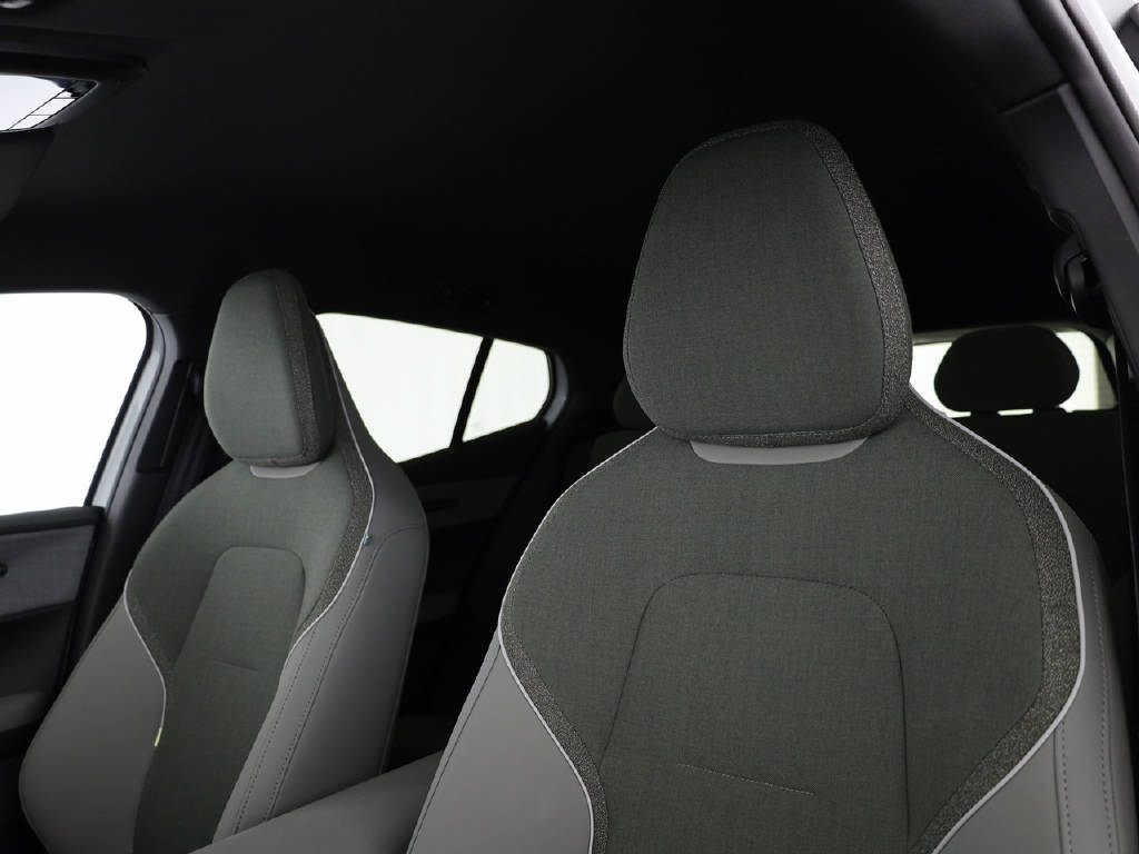 VOLVO EX 30 P8 Plus AWD-image-13