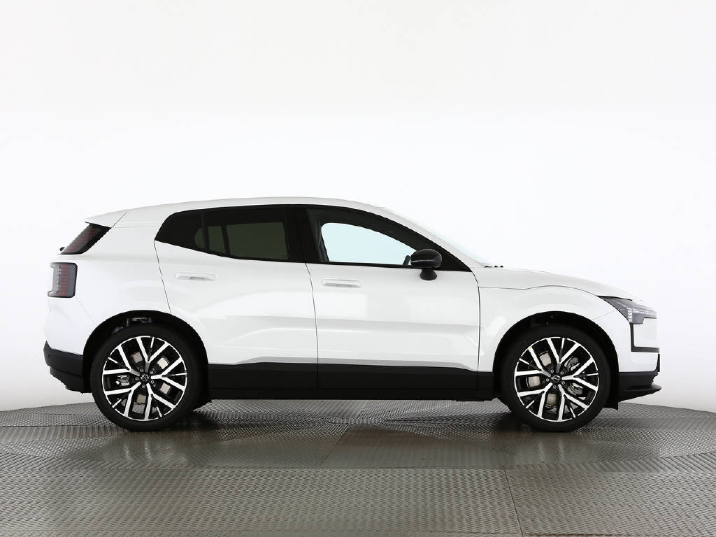 VOLVO EX 30 P8 Plus AWD-image-6