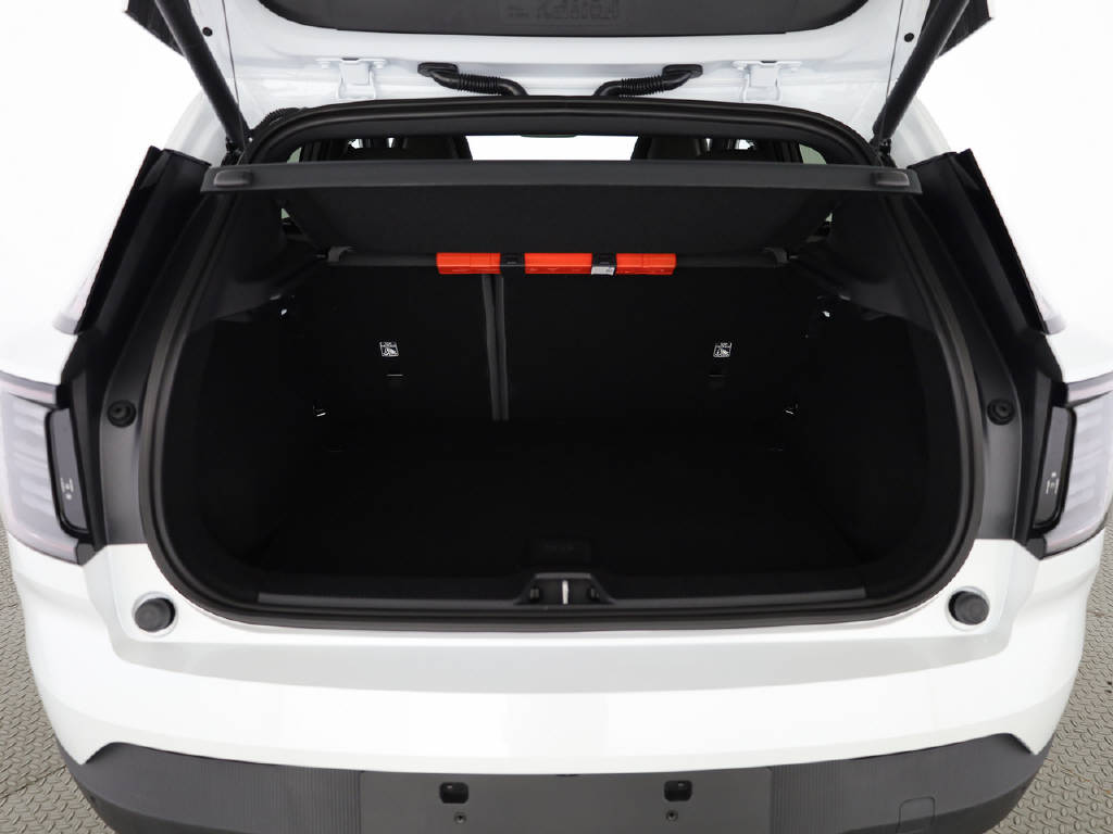 VOLVO EX 30 P8 Plus AWD-image-10