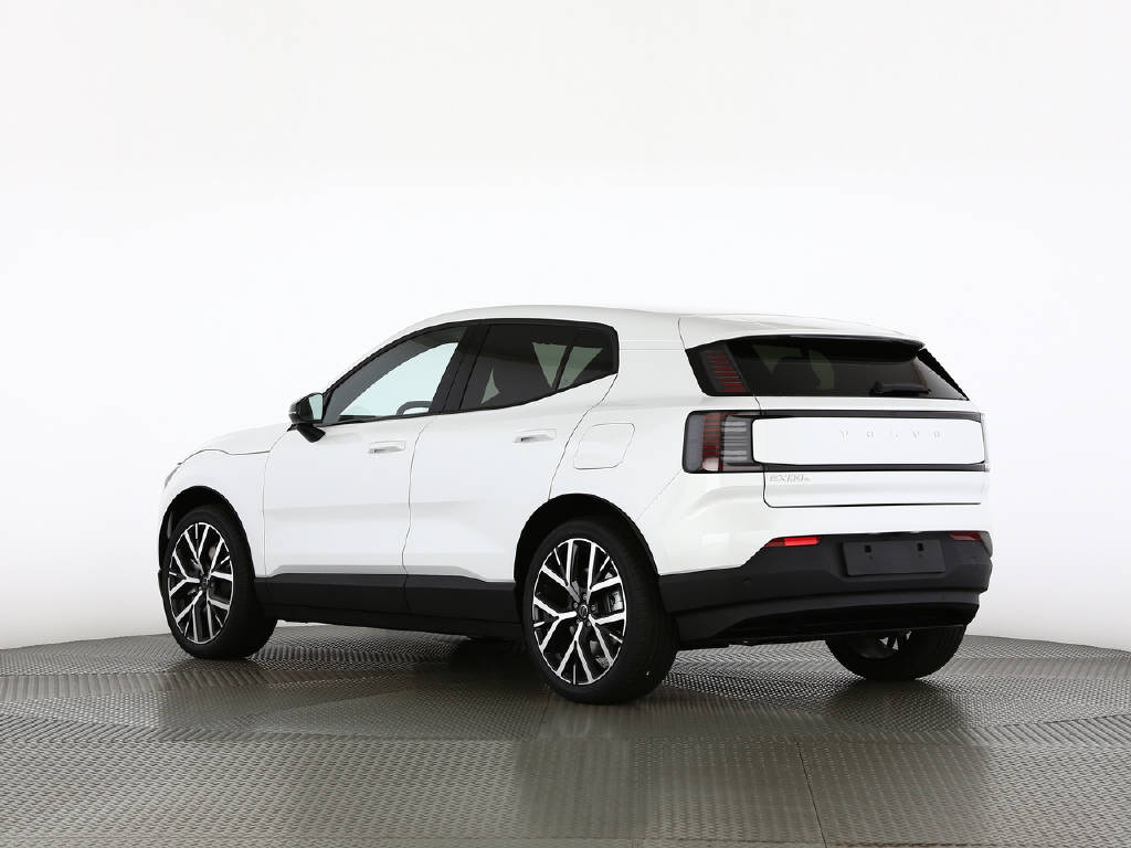 VOLVO EX 30 P8 Plus AWD-image-18
