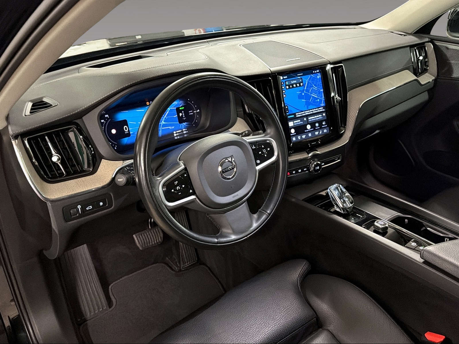 VOLVO XC60 2.0 T6 TE Inscription eAWD-image-9
