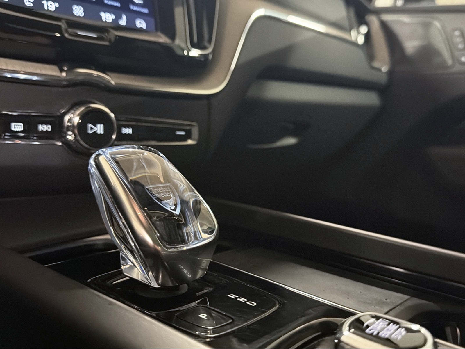 VOLVO XC60 2.0 T6 TE Inscription eAWD-image-14