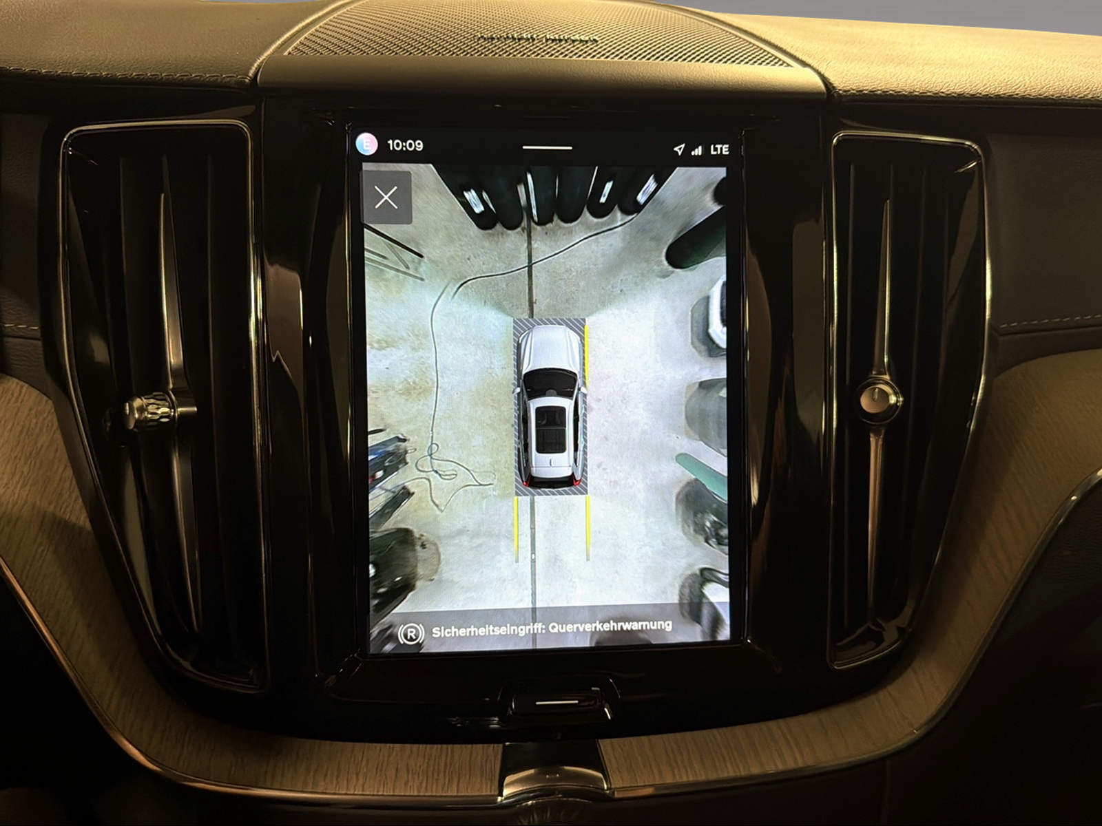 VOLVO XC60 2.0 T6 TE Inscription eAWD-image-11