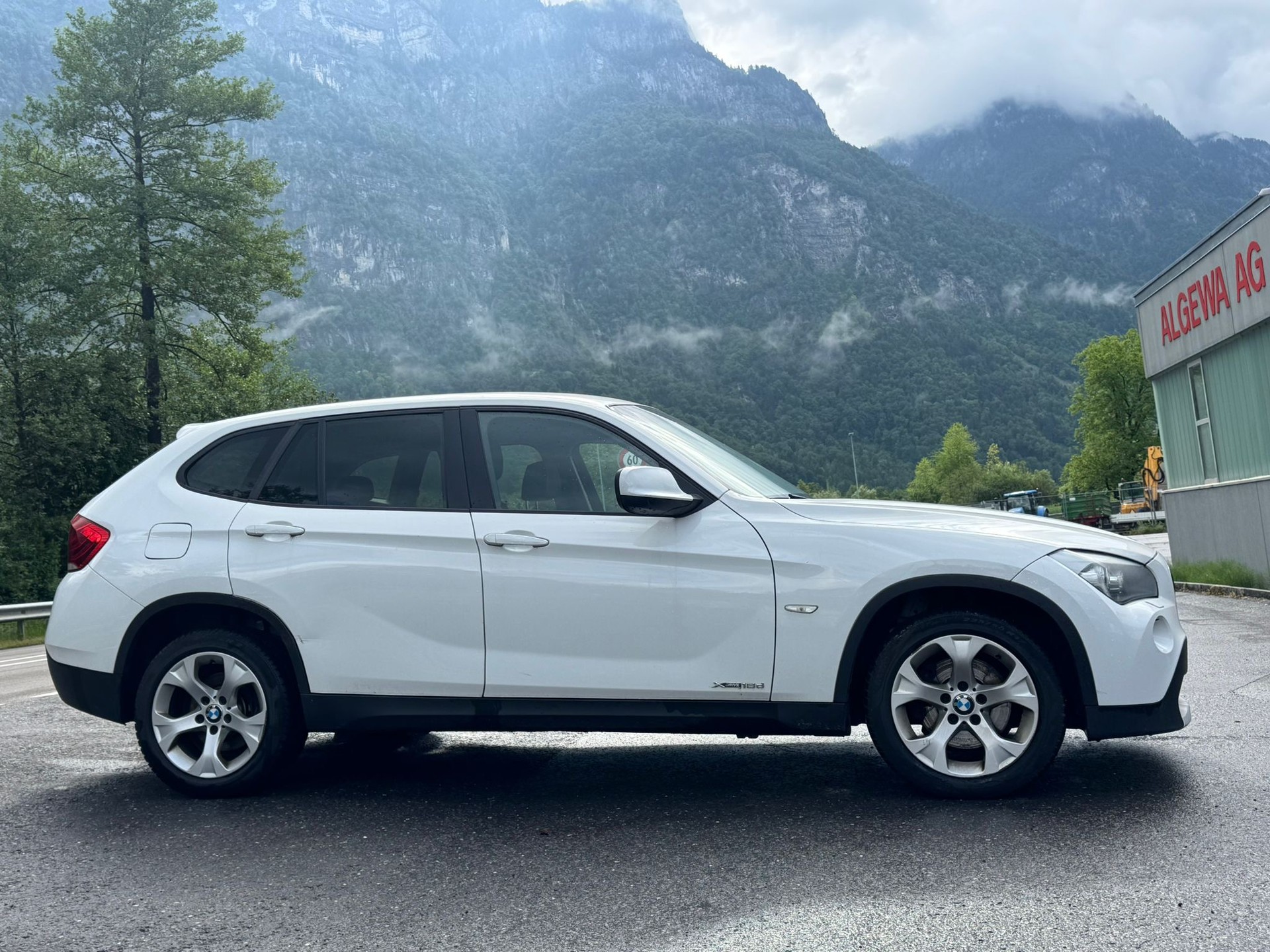 BMW X1 xDrive 18d-image-11