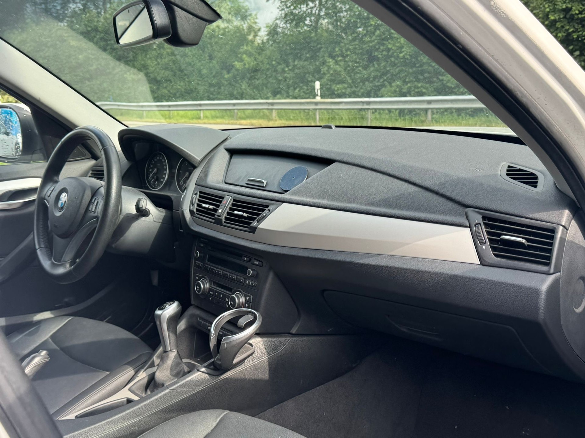 BMW X1 xDrive 18d-image-10